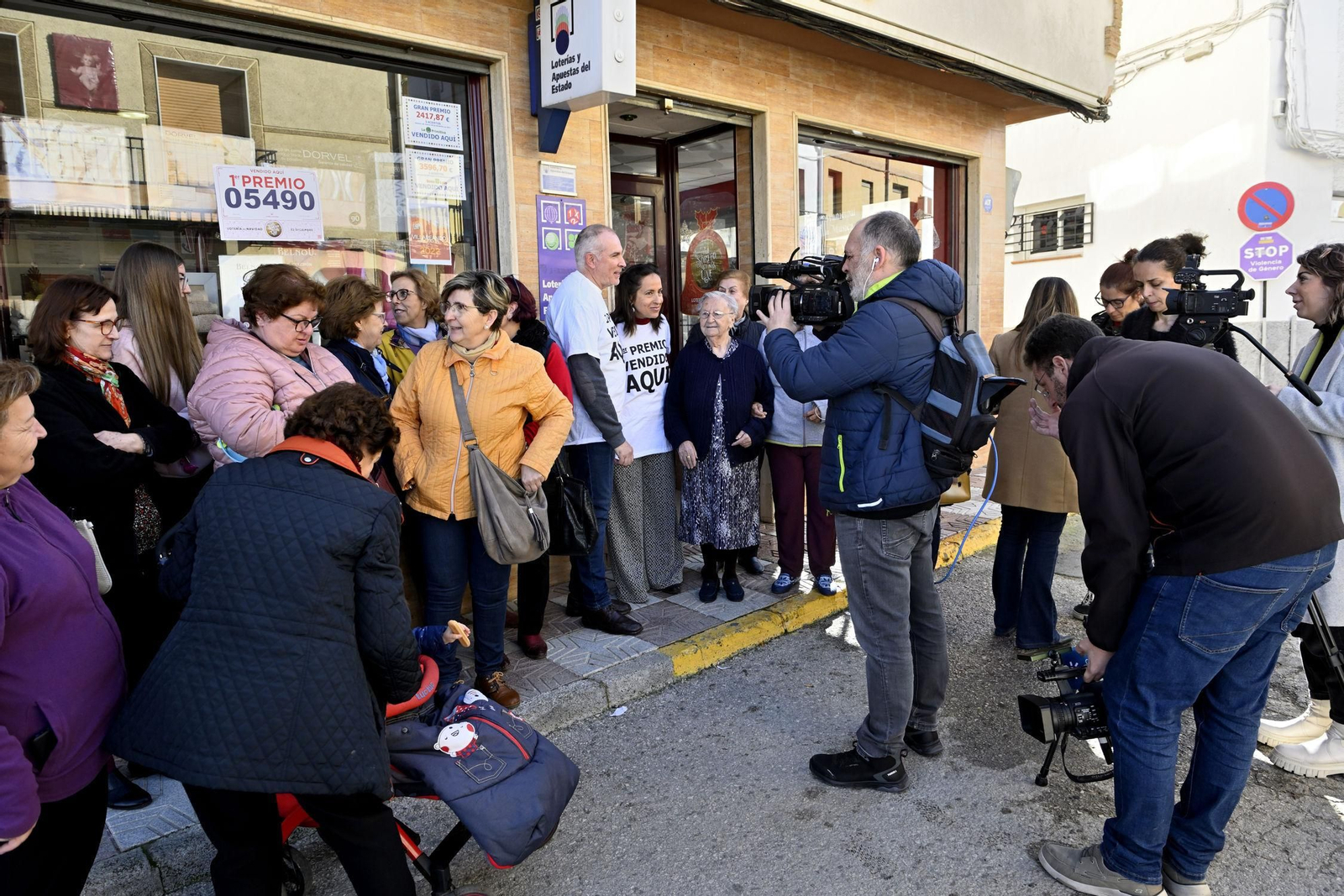 Celebraciones de los premiados con la Lotería de Navidad en España Celebraciones de los premiados con la Lotería de Navidad en España