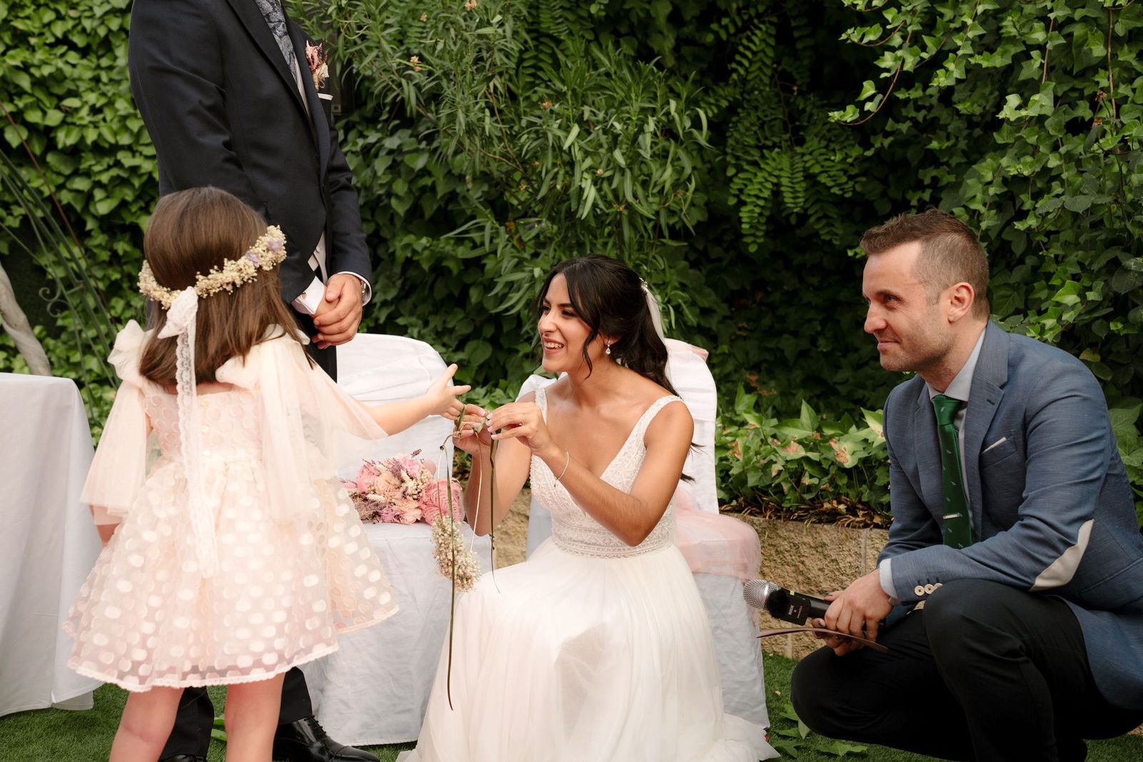 Cada boda es una historia diferente, a la que Raúl Muñoz trata de dar sentido con una ceremonia totalmente personalizada.
