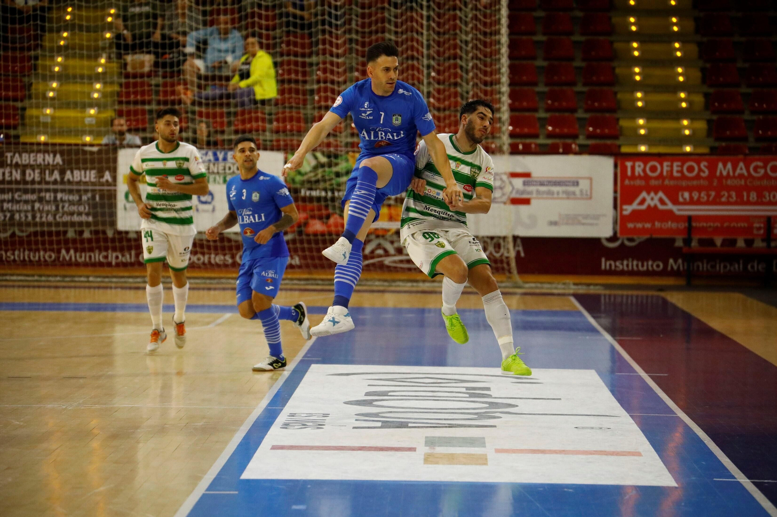 La derrota del Córdoba Futsal ante el Viña Albali Valdepeñas, en imágenes