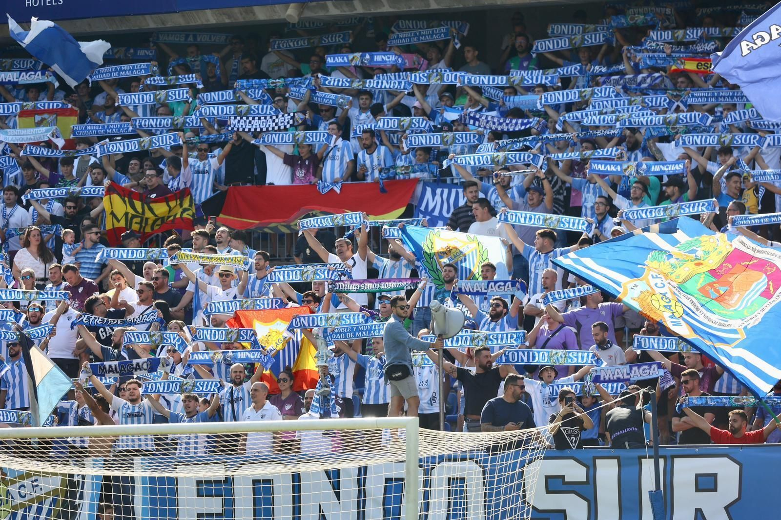 Búscate en las fotos del Málaga CF-Melilla