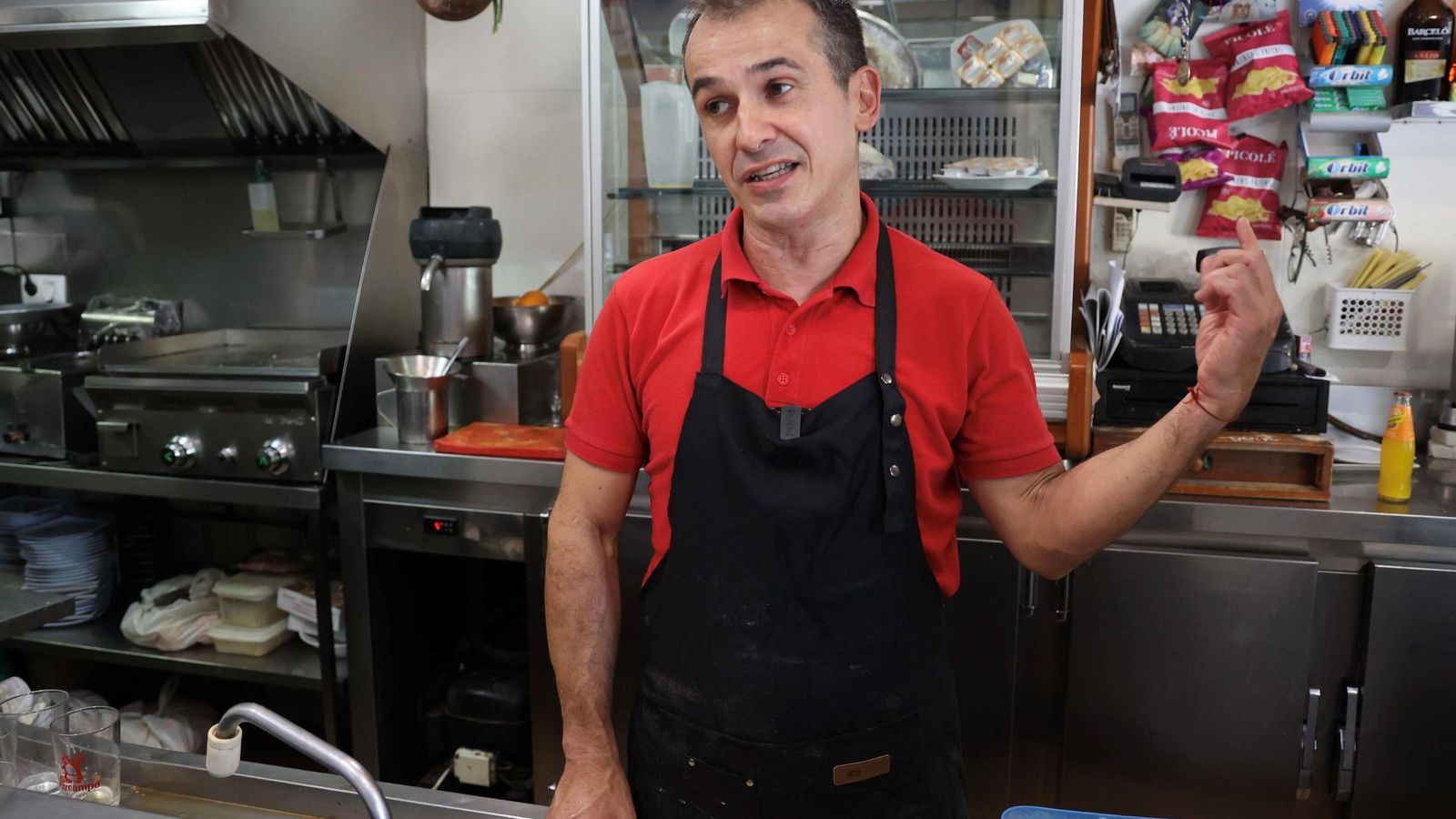 Miguel Gijón, dueño del bar Galería.