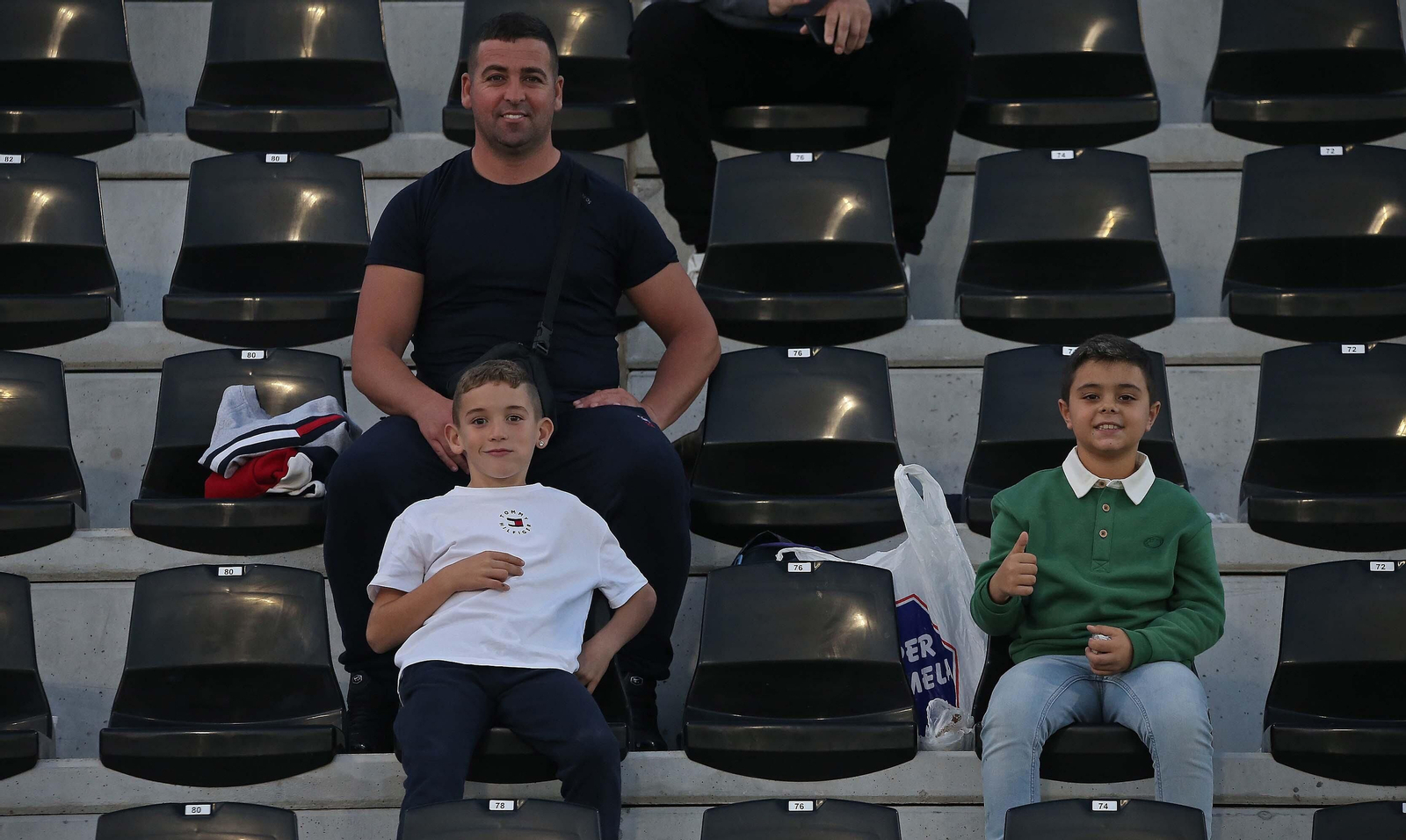 Búscate durante el Balona - Sevilla Atlético en el Ciudad de La Línea