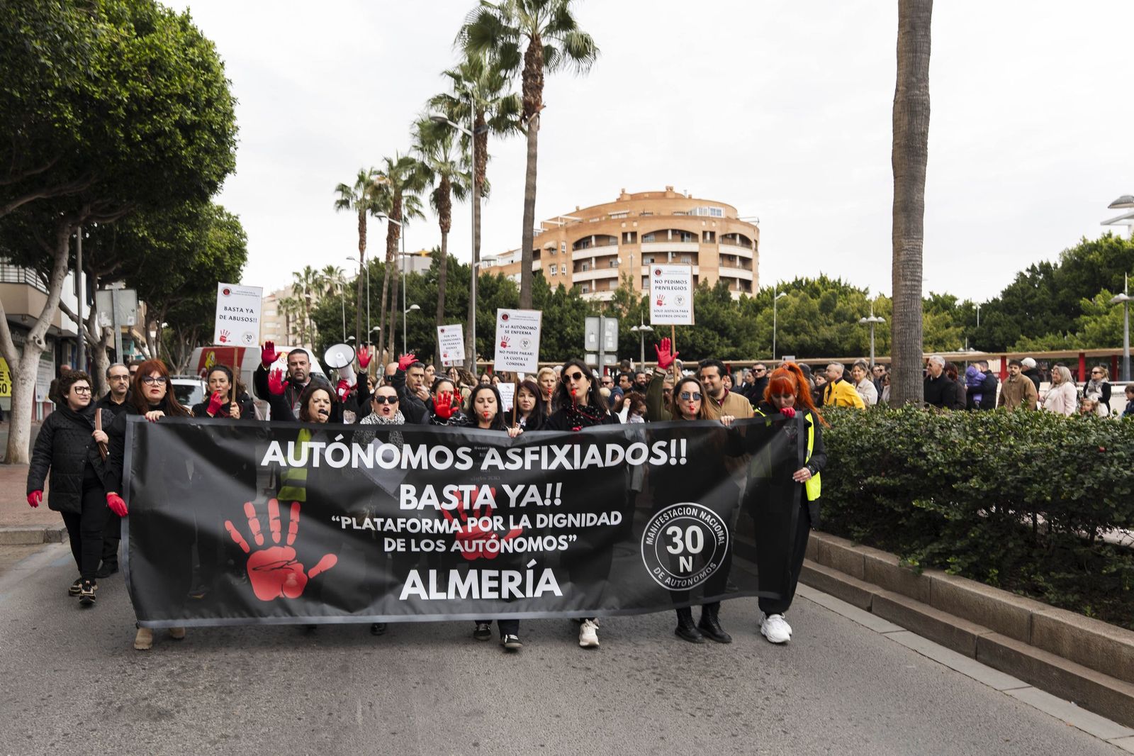 Las imágenes de la Manifestación de la Plataforma por la Dignidad de los Autónomos en Almería