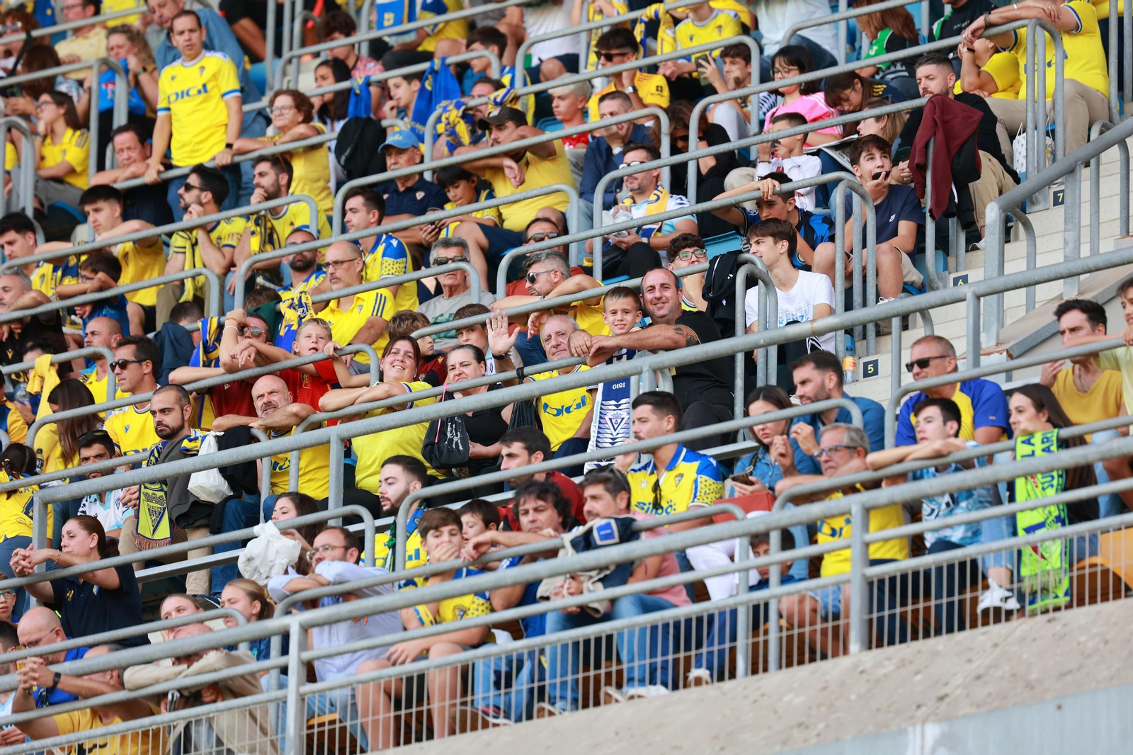 Búscate en las imágenes del Cádiz CF - Racing de Santander