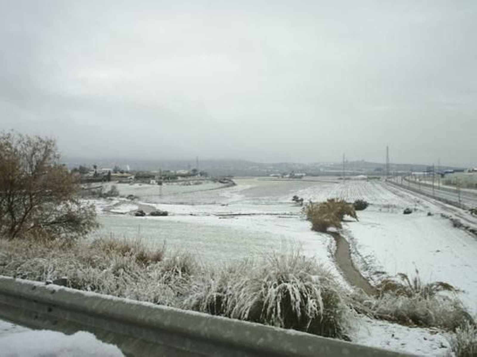 Nieve en Lora del Rio./ Oscar Peña