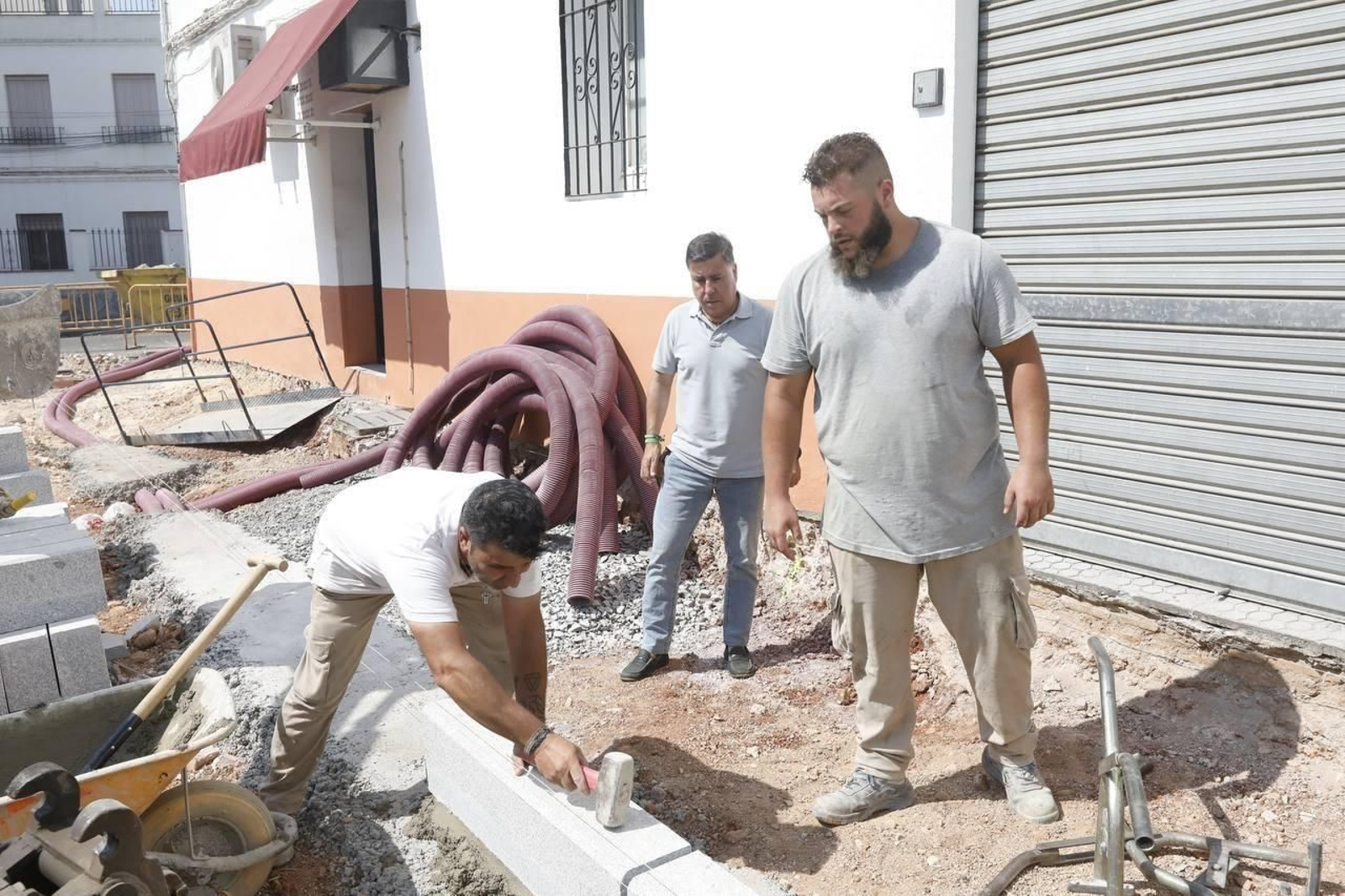 Obras en la calle Juan Latino de Córdoba.