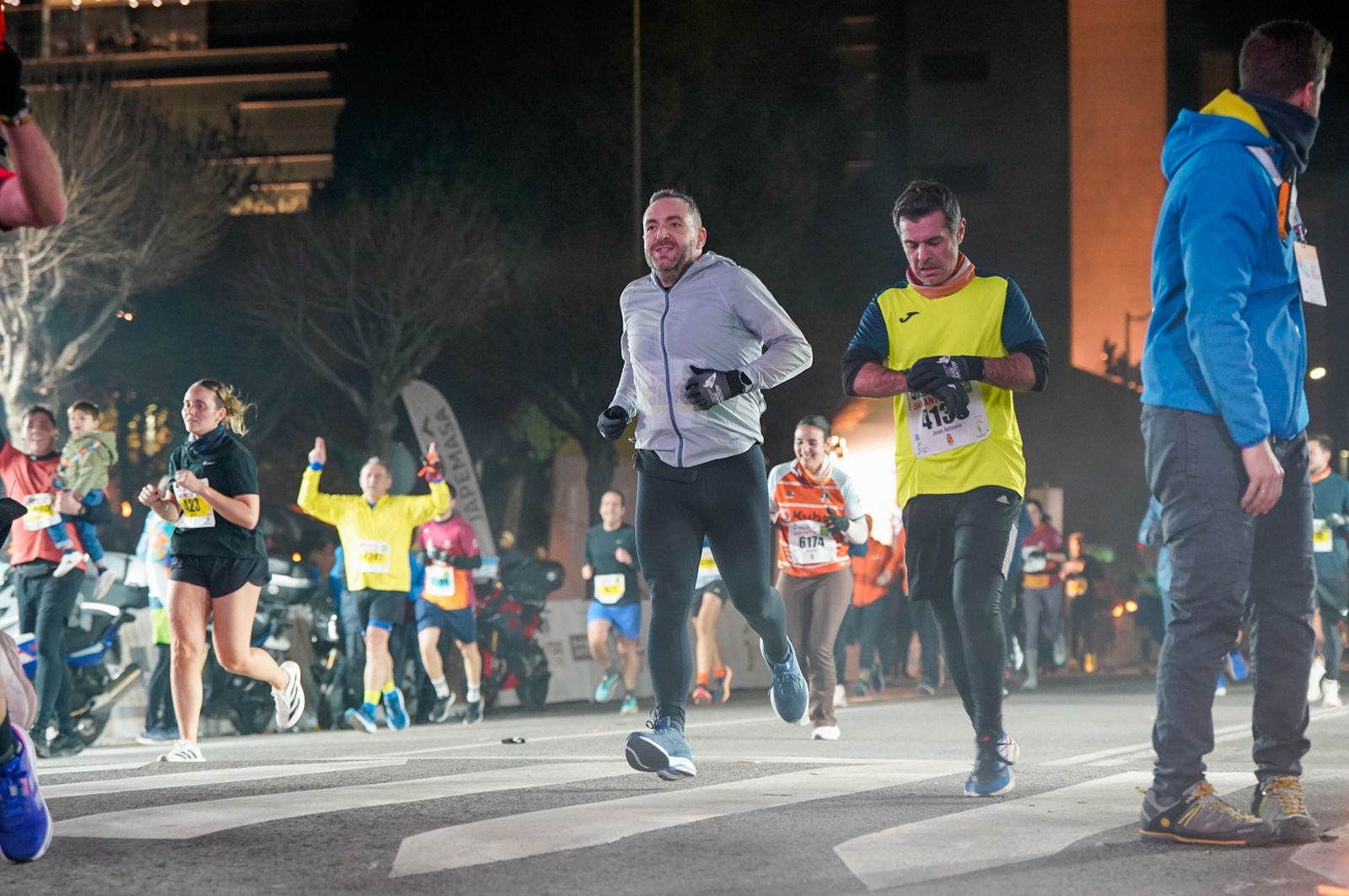 En imágenes: búscate en tu llegada a meta de la Carrera de San Antón 2026 (12)