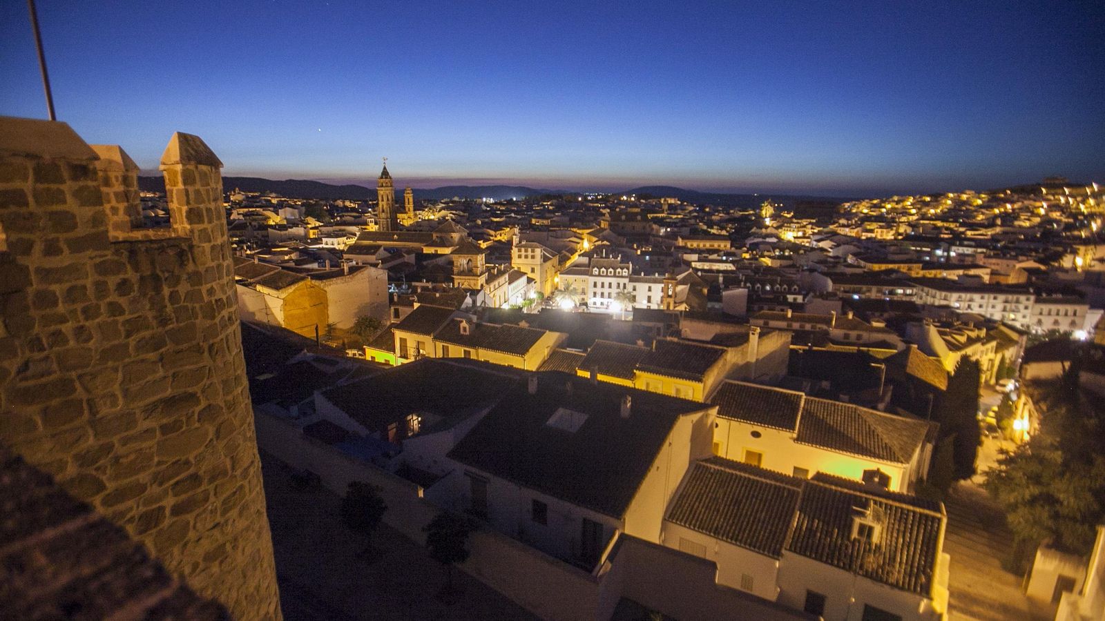 Vistas de Antequera desde la muralla de su alcazaba. Vistas de Antequera desde la muralla de su alcazaba.