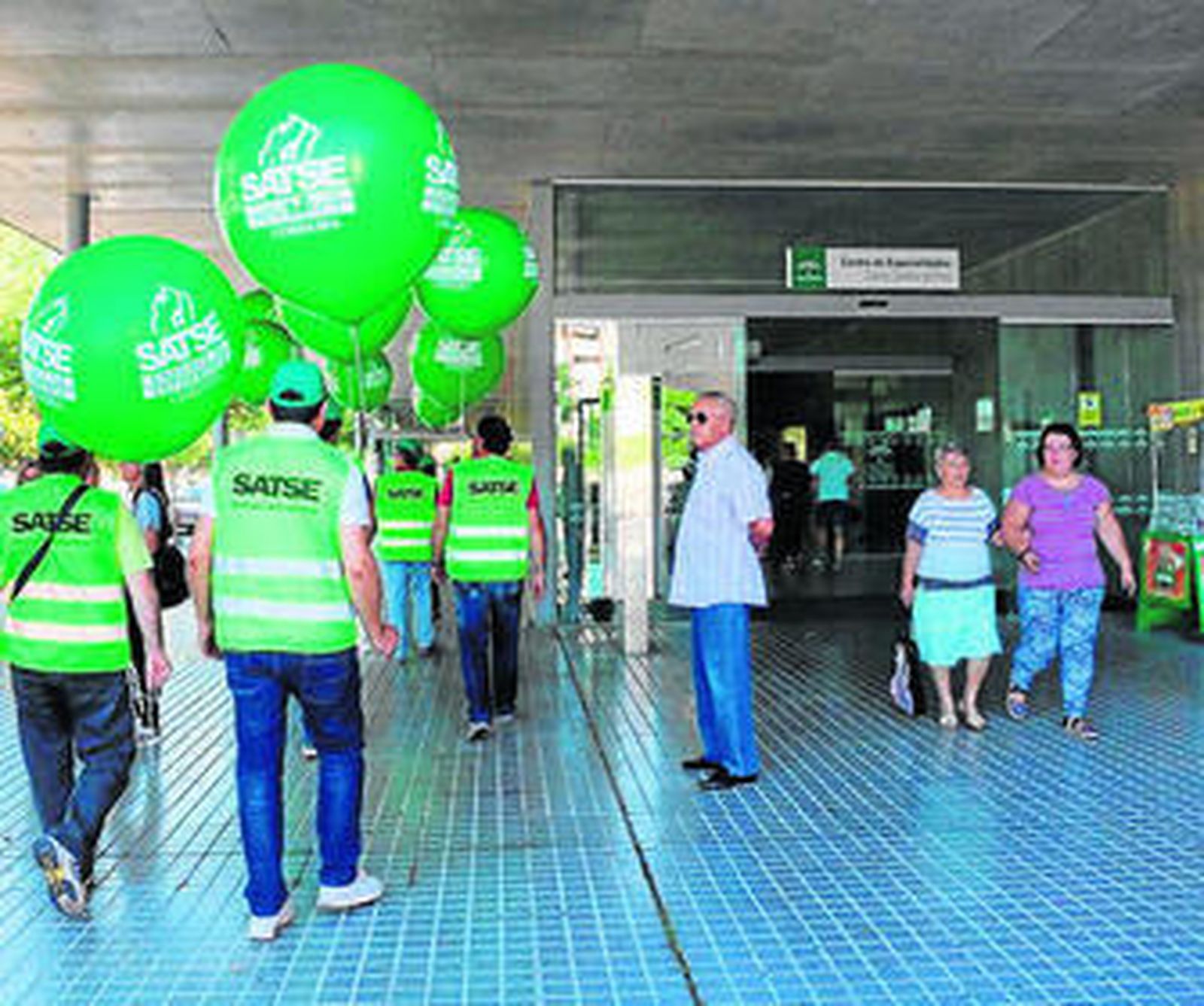 Protesta del Satse frente al Castilla del Pino.