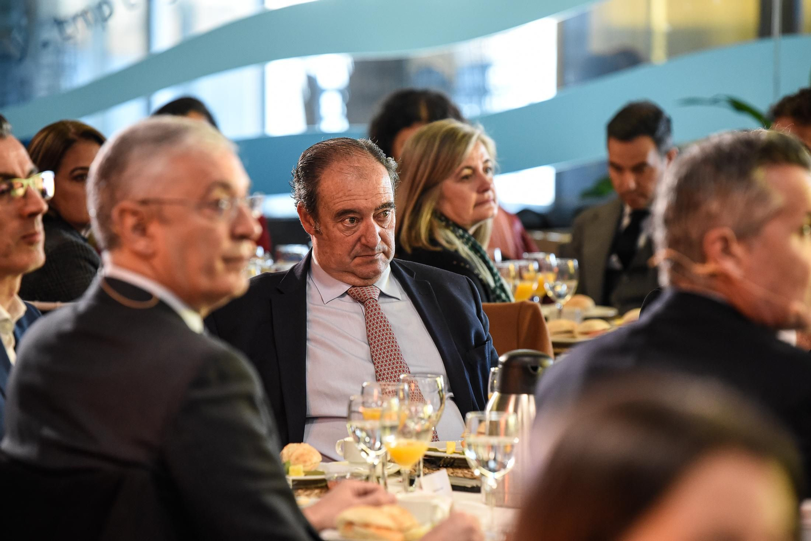 Imágenes de los asistentes al Desayuno Coloquio "Economía azul, claves para el desarrollo sostenible" organizado por el Grupo Joly