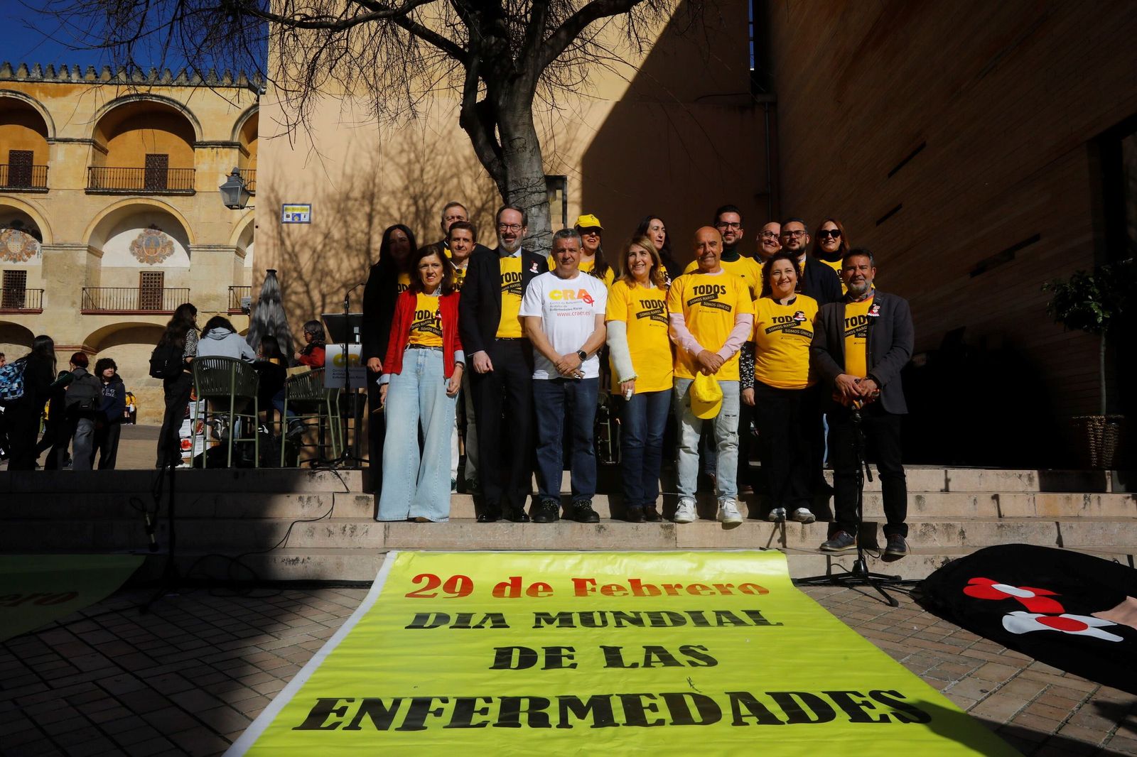 Las mejores imágenes del abrazo a la Mezquita-Catedral por las enfermedades raras