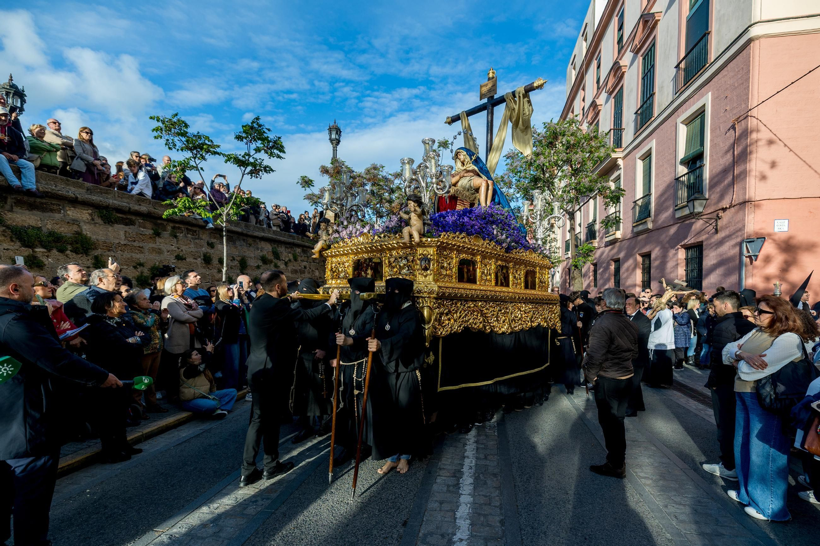 Imágenes de la salida del Caminito en la Semana Santa de Cádiz 2025