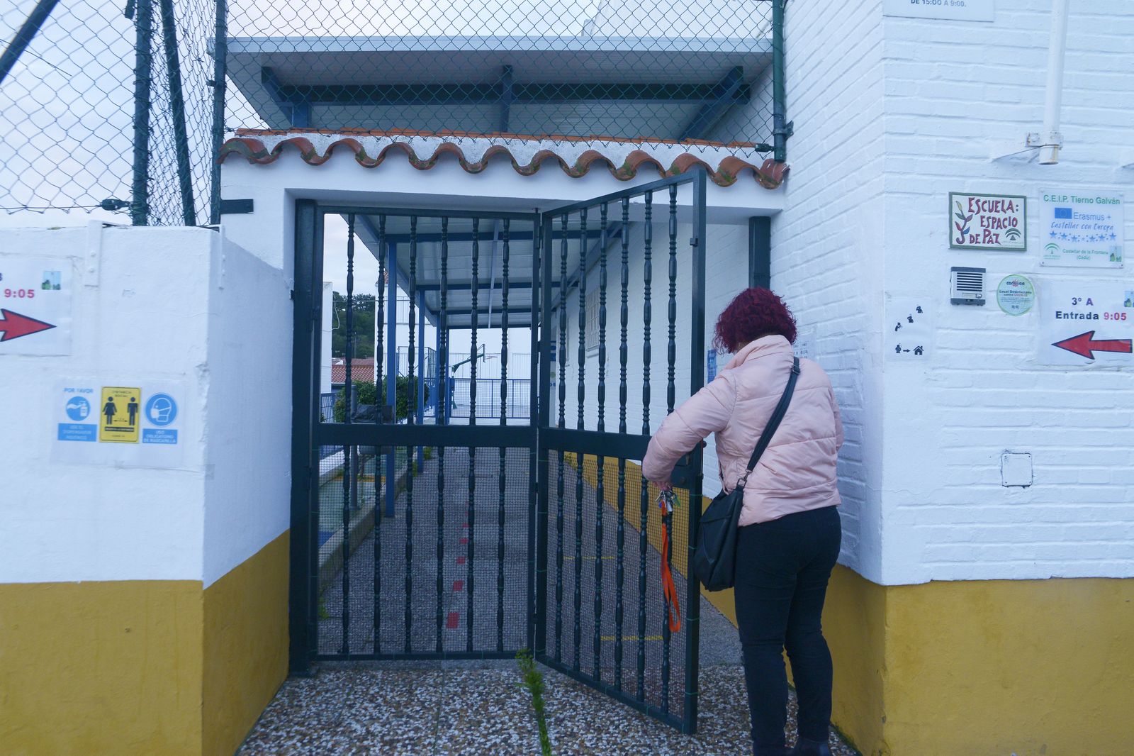 Primer día de colegio y  de alerta de grado 4 en Castellar