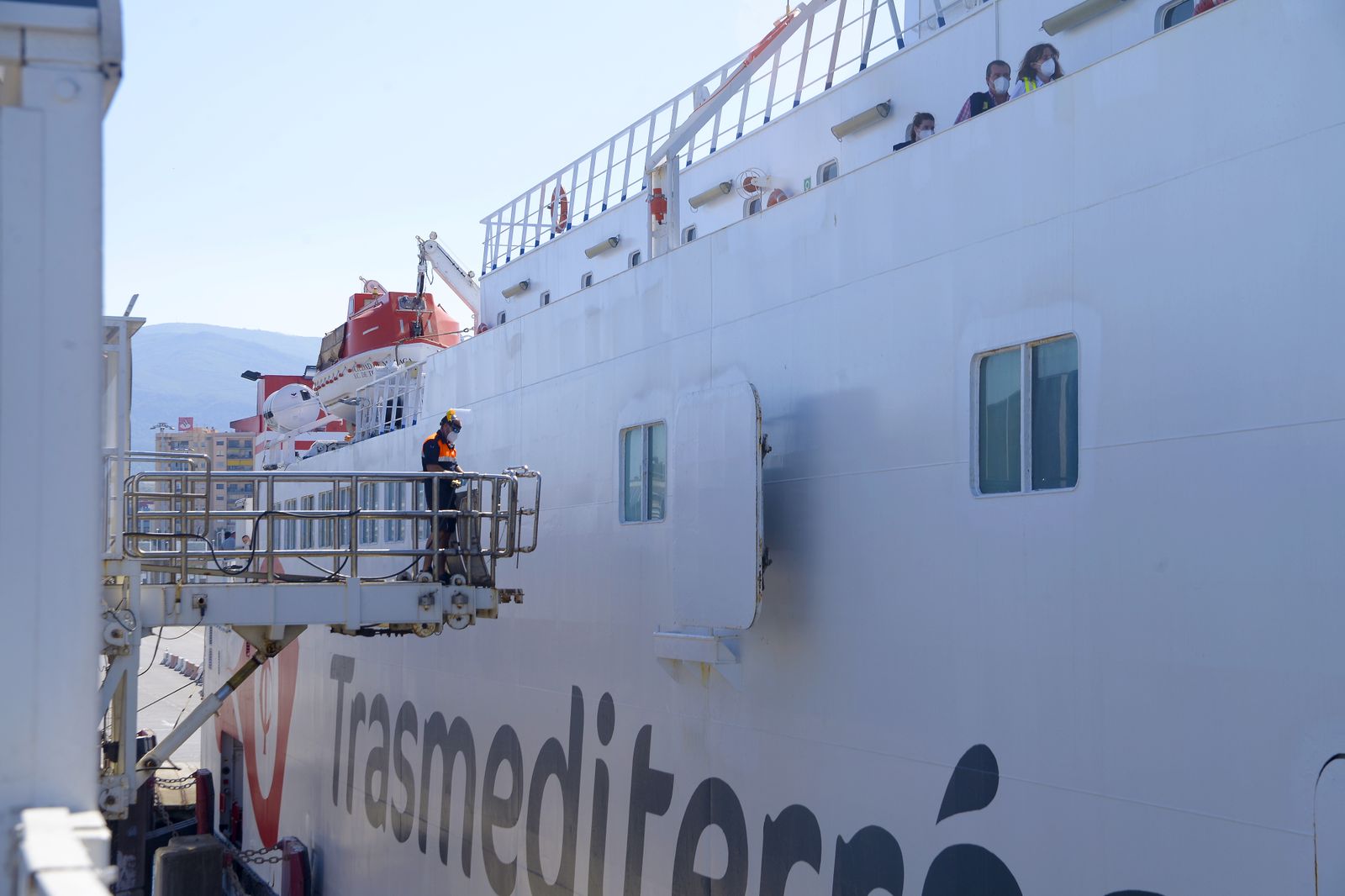 Fotos del atraque del buque Ciudad de Malaga