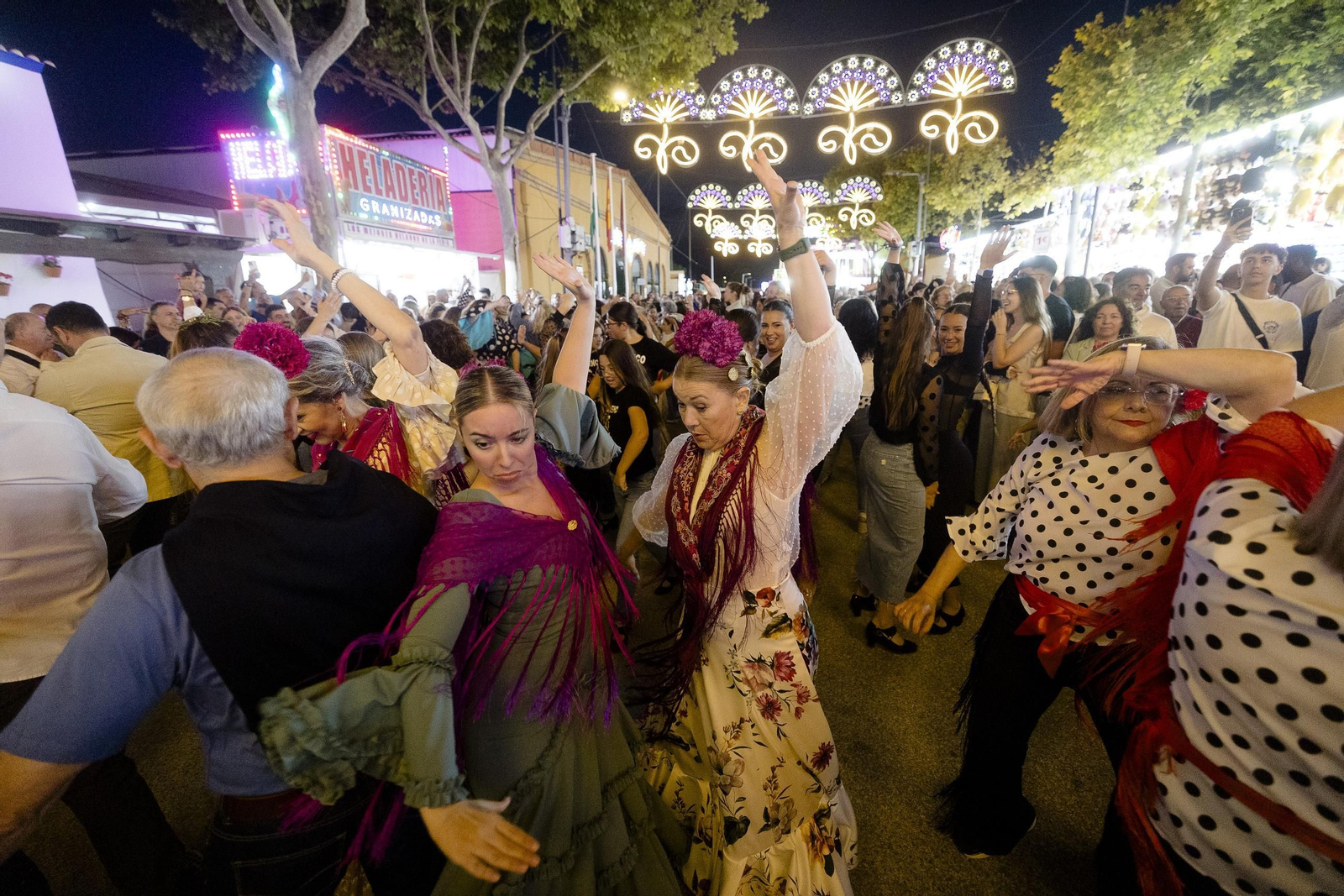 Las imágenes del encendido del alumbrado de Feria de Puerto Real