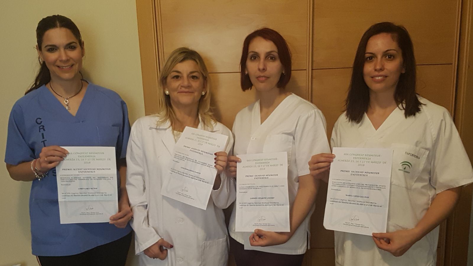 Lorena Rey, Gema Fernández, Marta López y Carmen Delgado (de izquierda a derecha), con sus premios.
