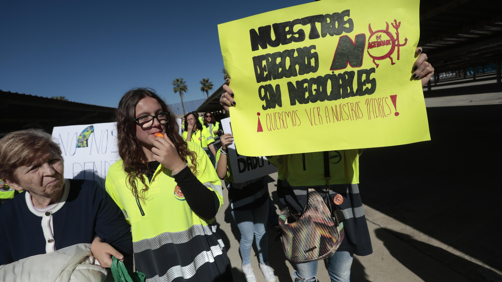 Las fotos de la manifestación de familiares y trabajadores de Acerinox