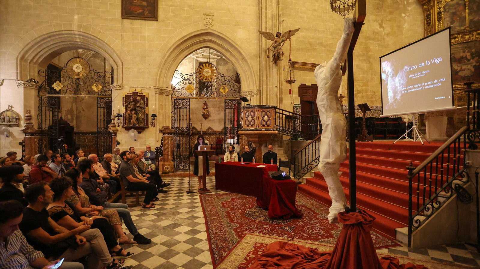 El Cristo de la Viga de San Marcos ya está restaurado