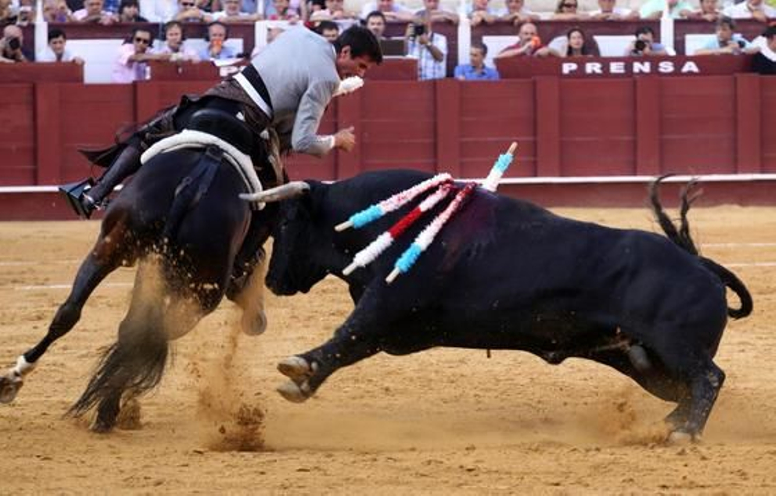 Tarde de toros en la Malagueta

Foto: Javier Albiñana