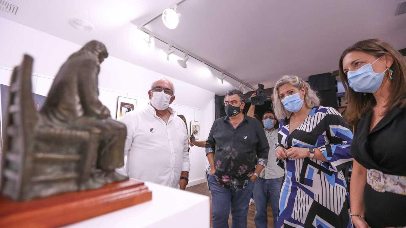 Miniatura de la estatua de Camarón de Antonio Mota en la exposición de Pepe Lamarca.