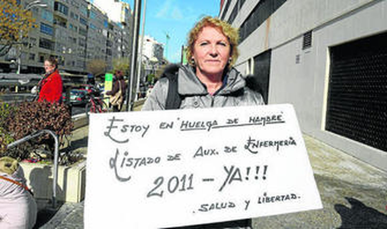 Ana Villanueva, ayer, a las puertas del Hospital Puerta del Mar.