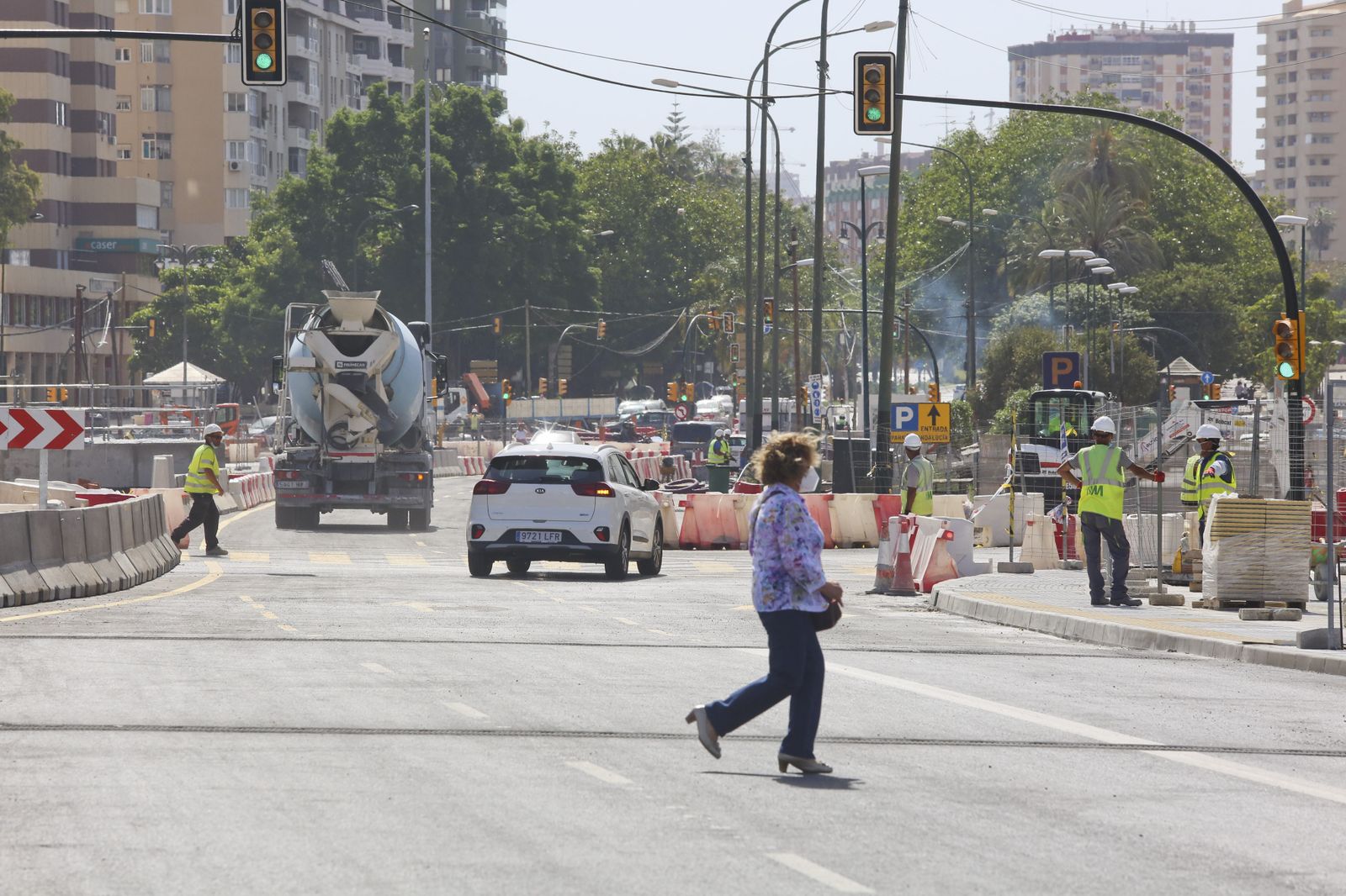 El puente de Tetuán abre al tráfico tras casi 5 años cerrado por las obras del Metro de Málaga.