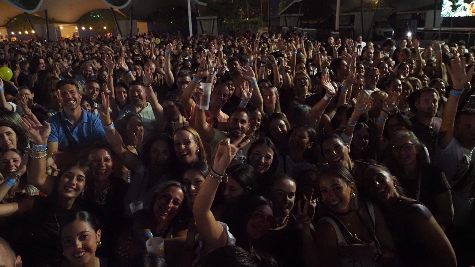 Miles de personas acudieron a la cita isleña.