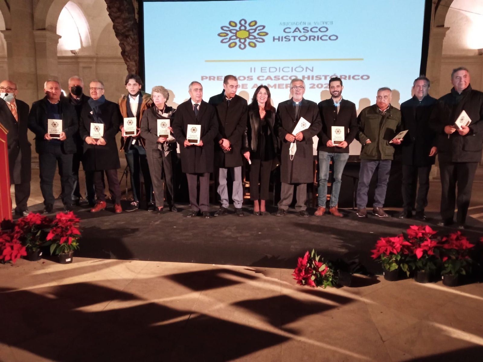 Foto de los galardonados en la segunda edición de los Premios Casco Histórico de Amería