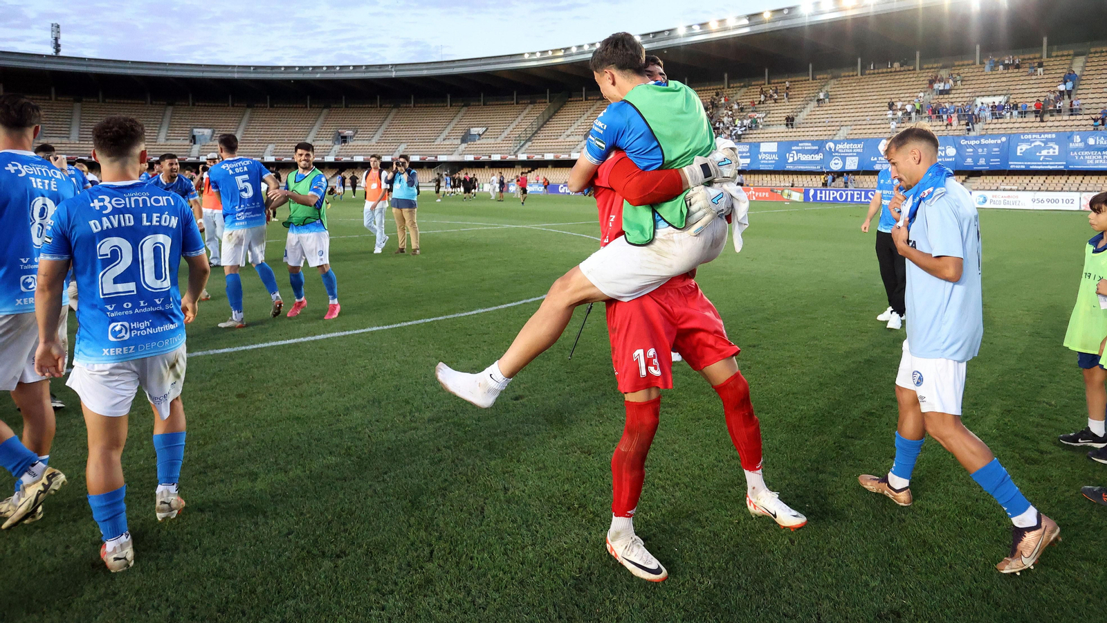 Imágenes de la victoria del Xerez DFC contra el Ceuta B en la fase de ascenso