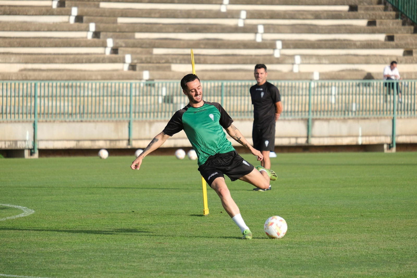 El primer entrenamiento del Córdoba CF, en imágenes