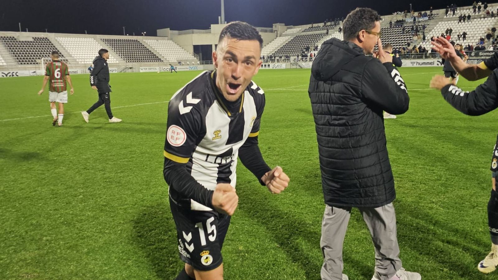 Diego Domínguez festeja el triunfo sobre el Atlético Central