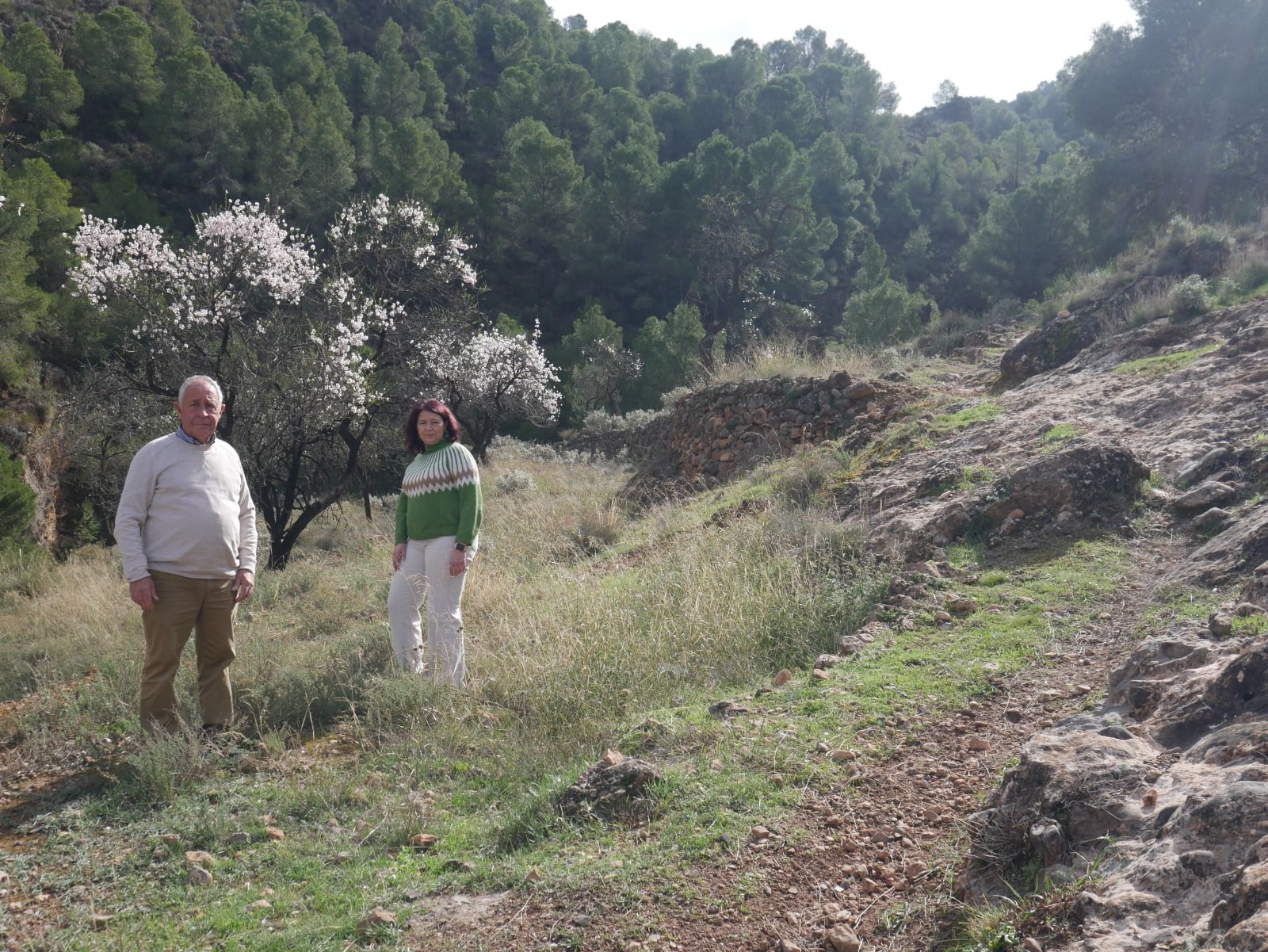 La alcaldesa ha visitado el sendero El Cerrón.