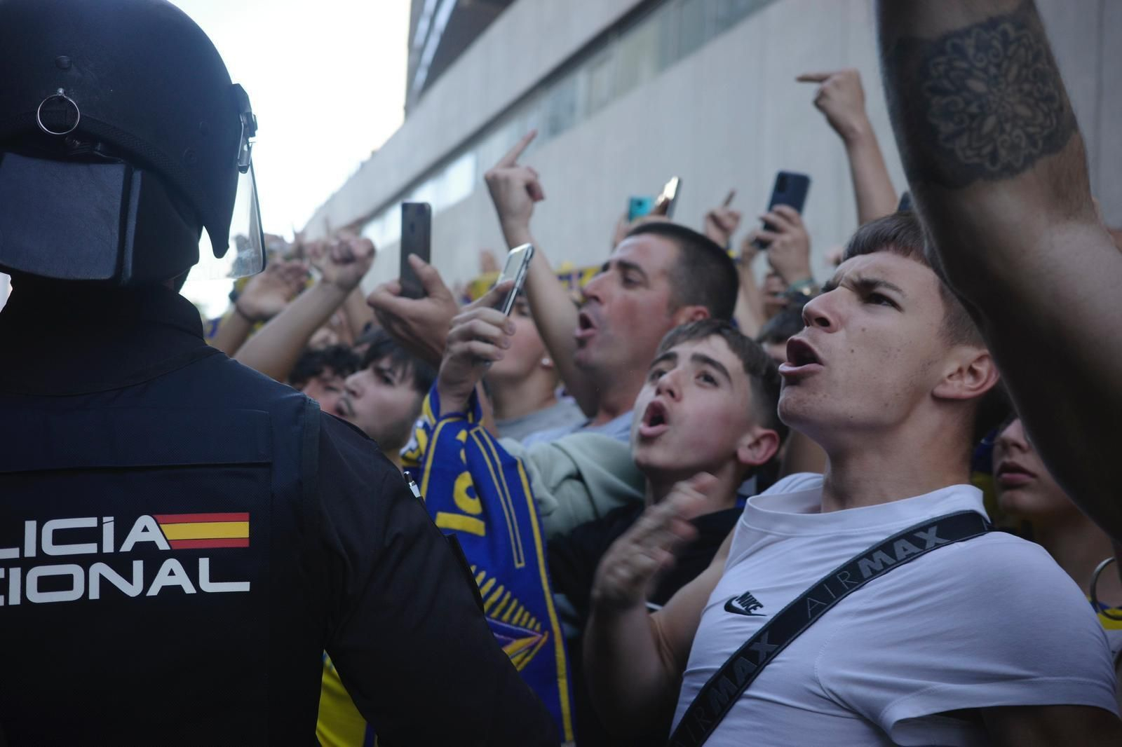 Espectacular recibimiento al Cádiz antes del partido contra el Real Madrid