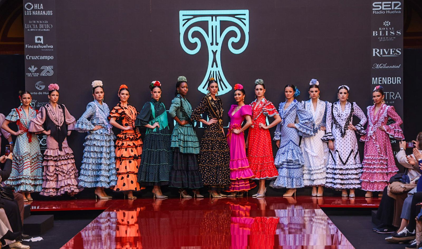 Fotografías de la Pasarela Huelva Flamenca 2026