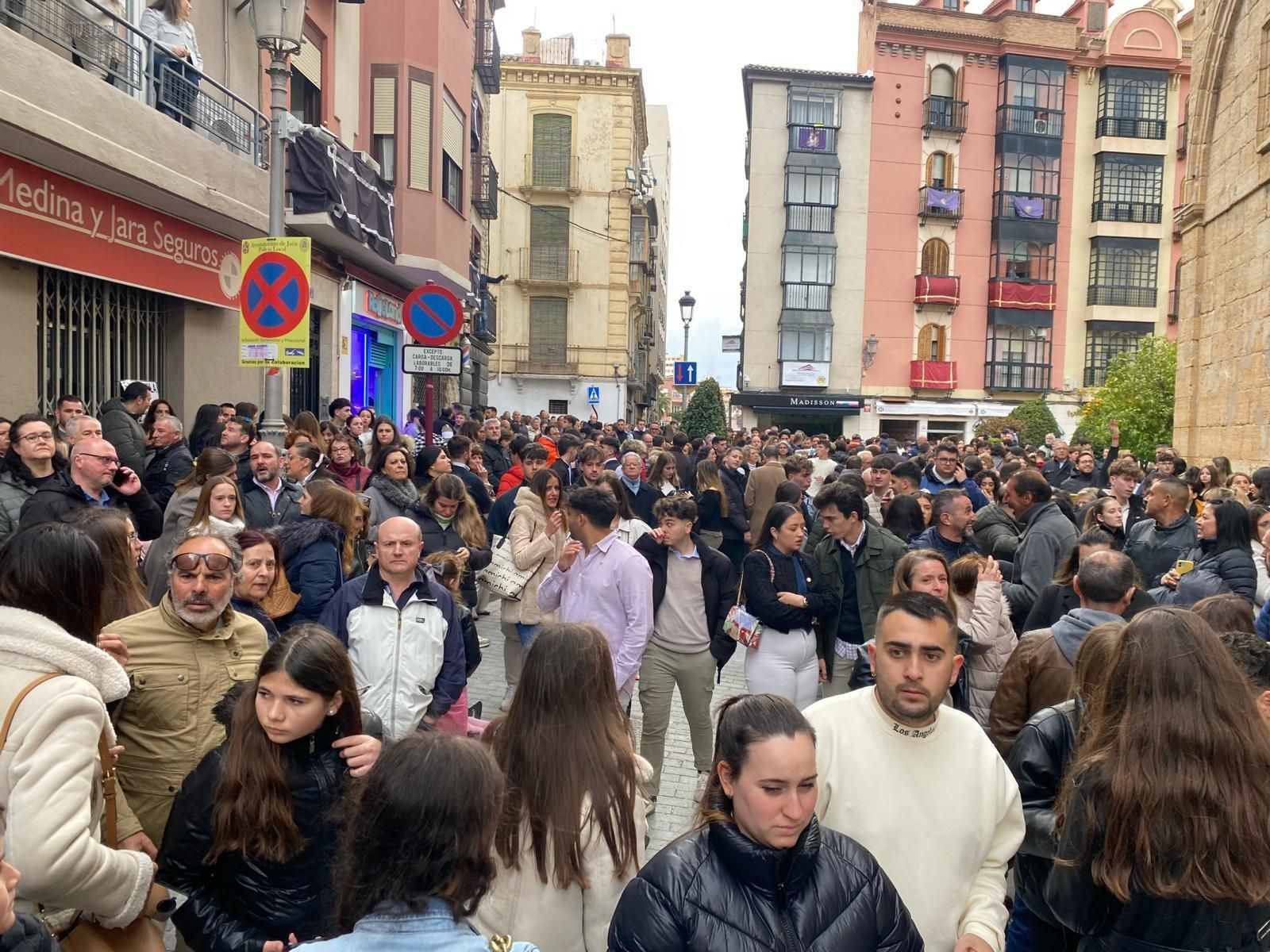 En imágenes: Primera suspensión en la tarde del Jueves Santo