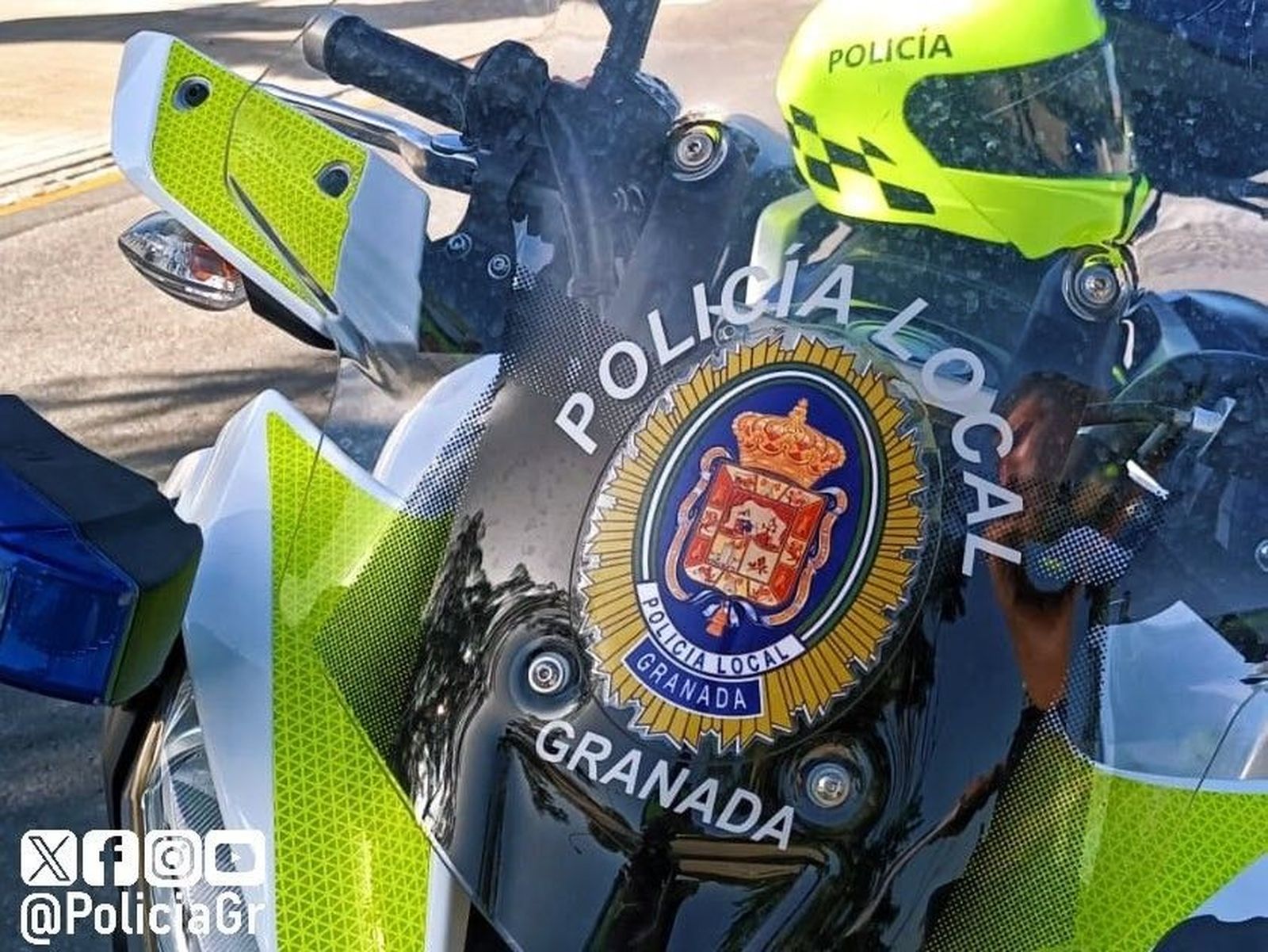 Imagen de archivo de un vehículo de la Policía Local de Granada