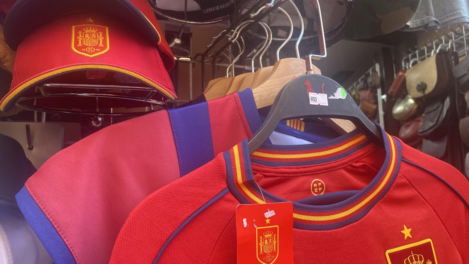 Camiseta roja Souvenirs El Cenachero