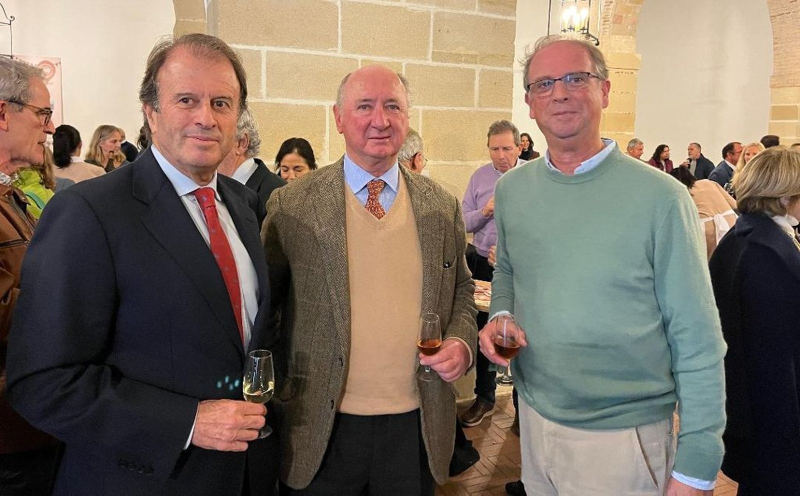 Ignacio Osborne, Ricardo Rebuelta y Jaime Macpherson, tras finalizar la presentación.