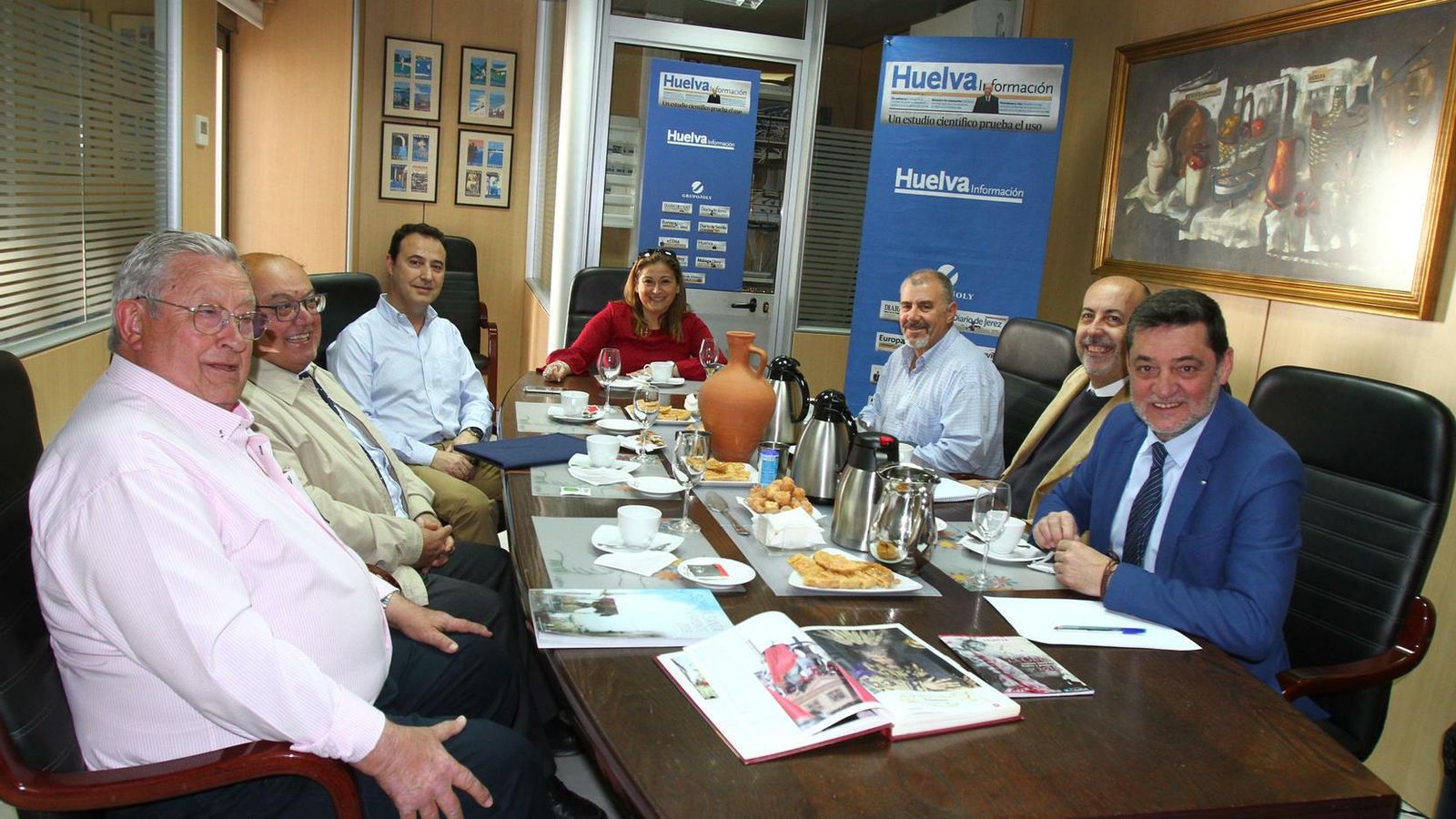 La tertulia se celebró en la redacción de Huelva Información.