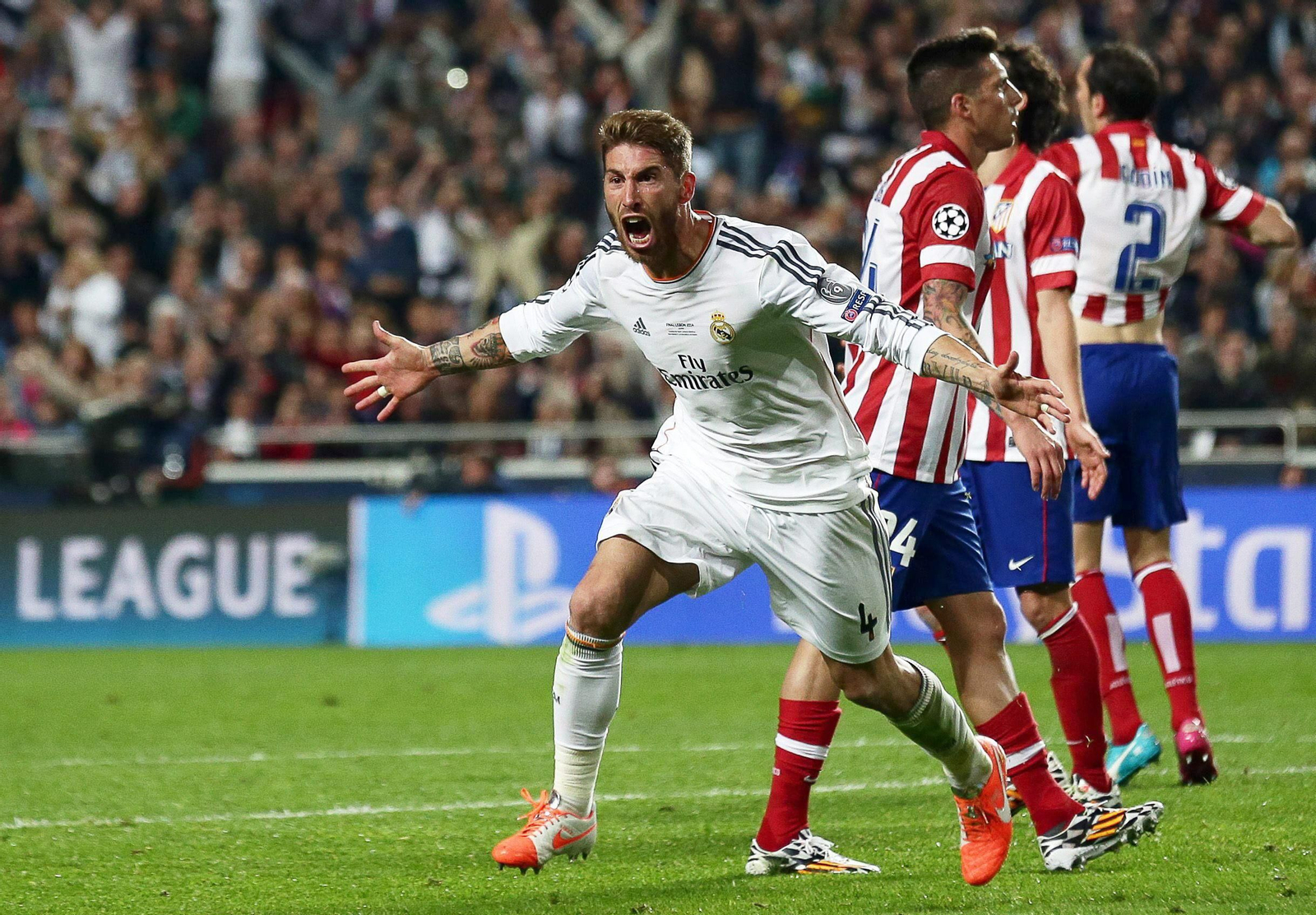 Sergio Ramos acaba de forzar la prórroga en la final de Lisboa ante el Atlético, en 2014.