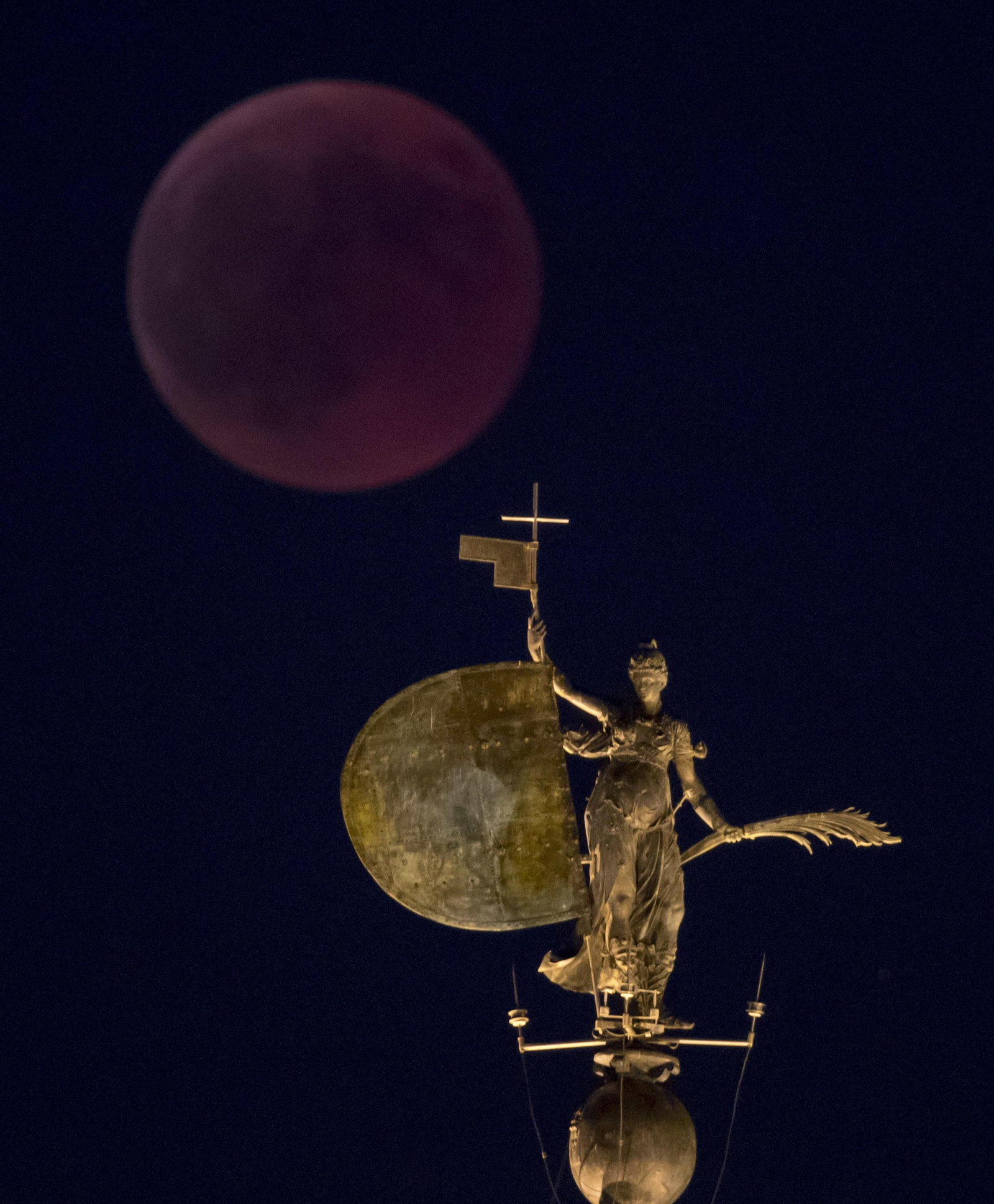 Eclipse de luna en Sevilla