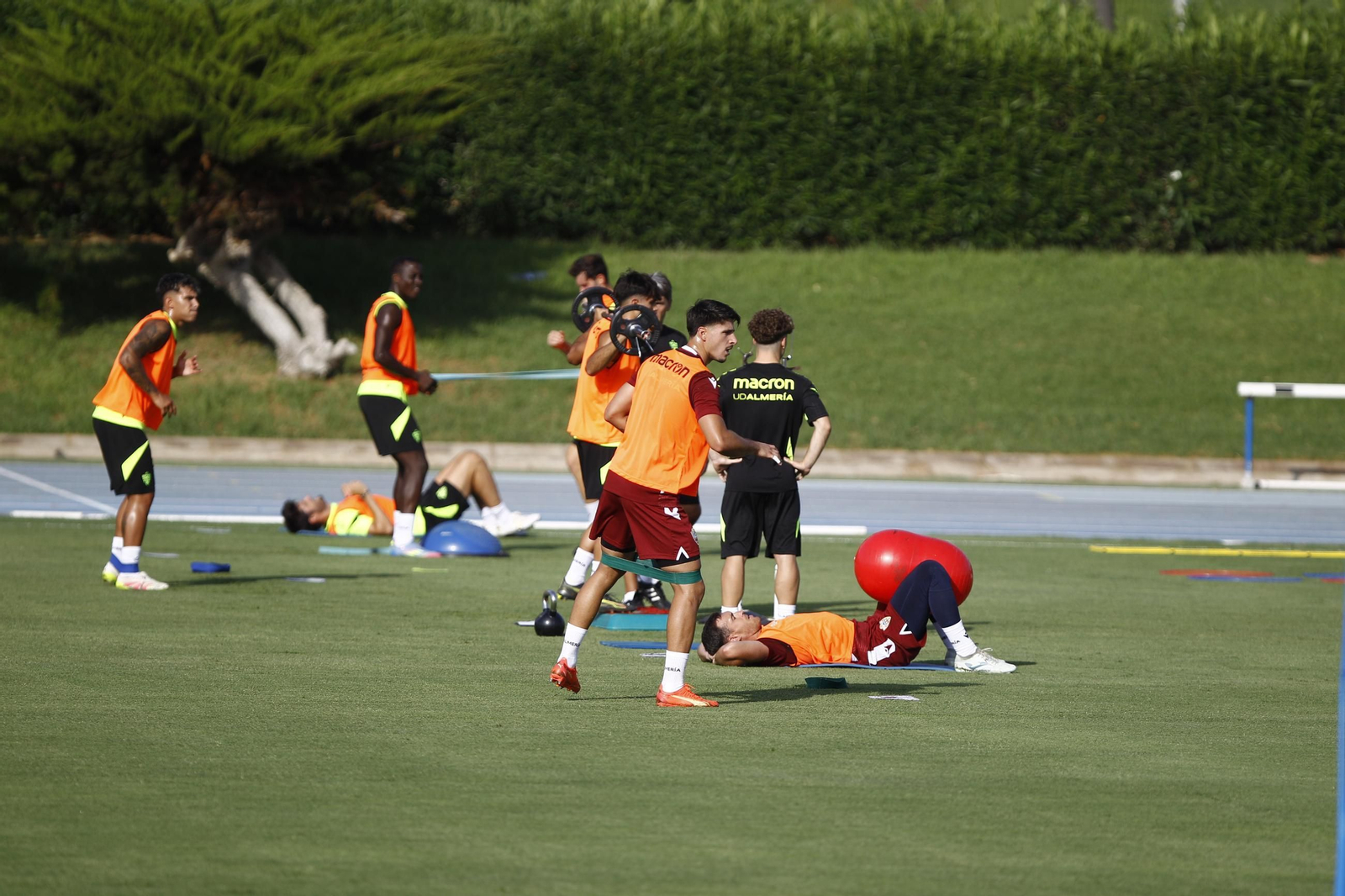 Primer entrenamiento de la Temporada 2025-2026 de la U.D. Almería, en imágenes