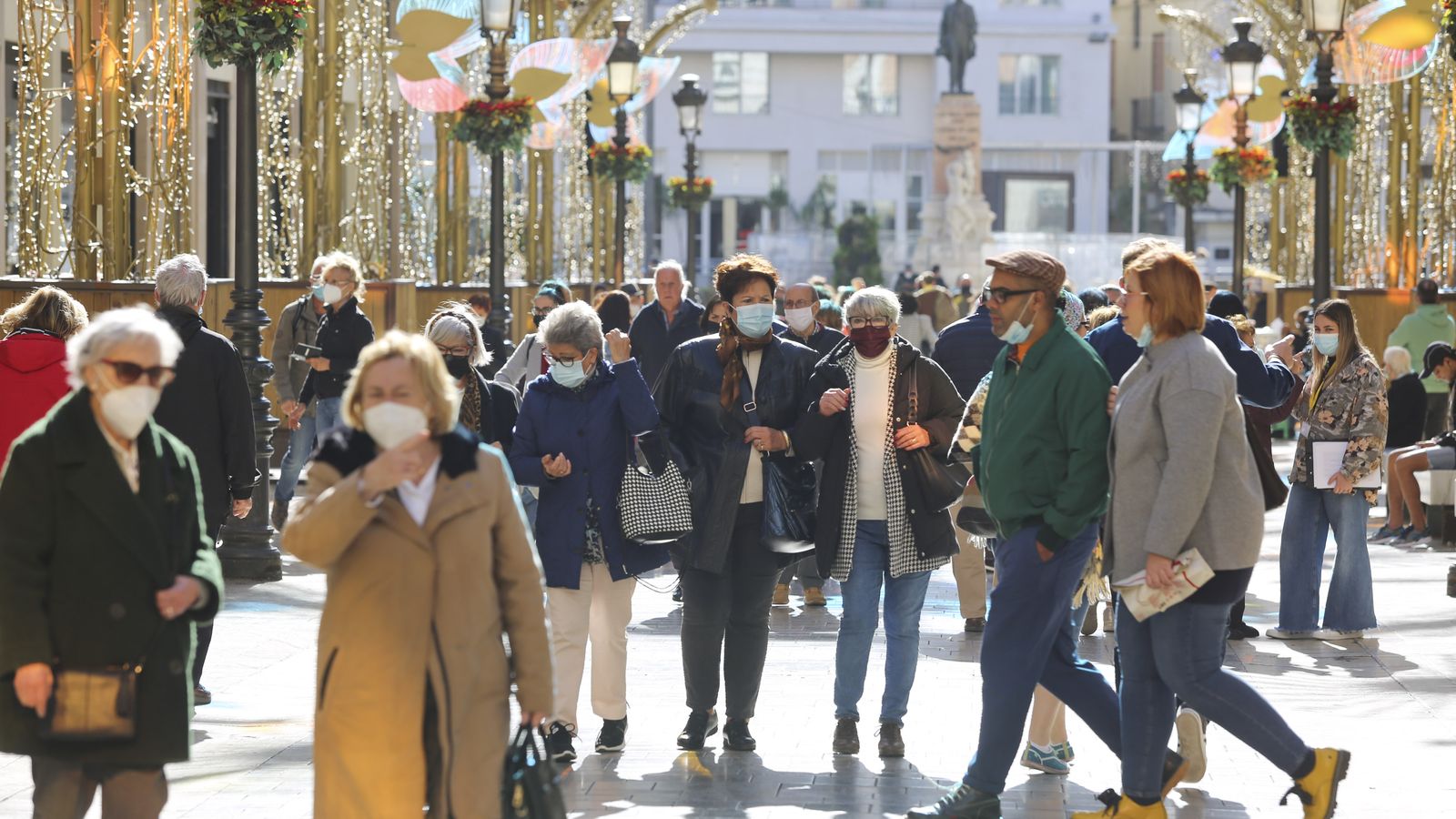 Parecen ciudadanos, los llamaremos clientes.