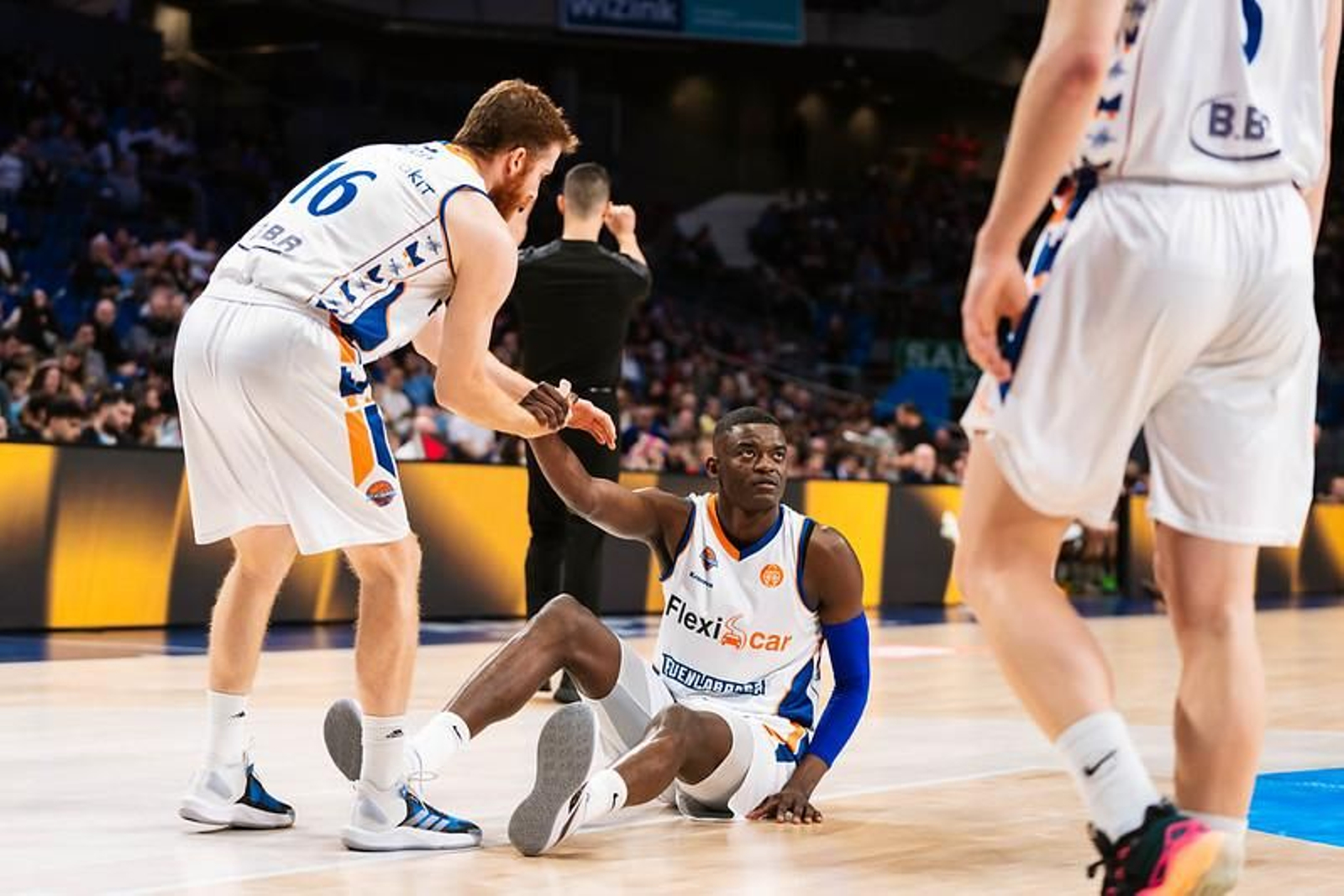 Nzosa cumple en el recital de Jayson Granger y Francis Alonso