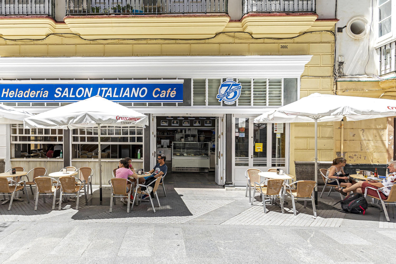 Columla y Ancha, imágenes de referentes del comercio en Cádiz