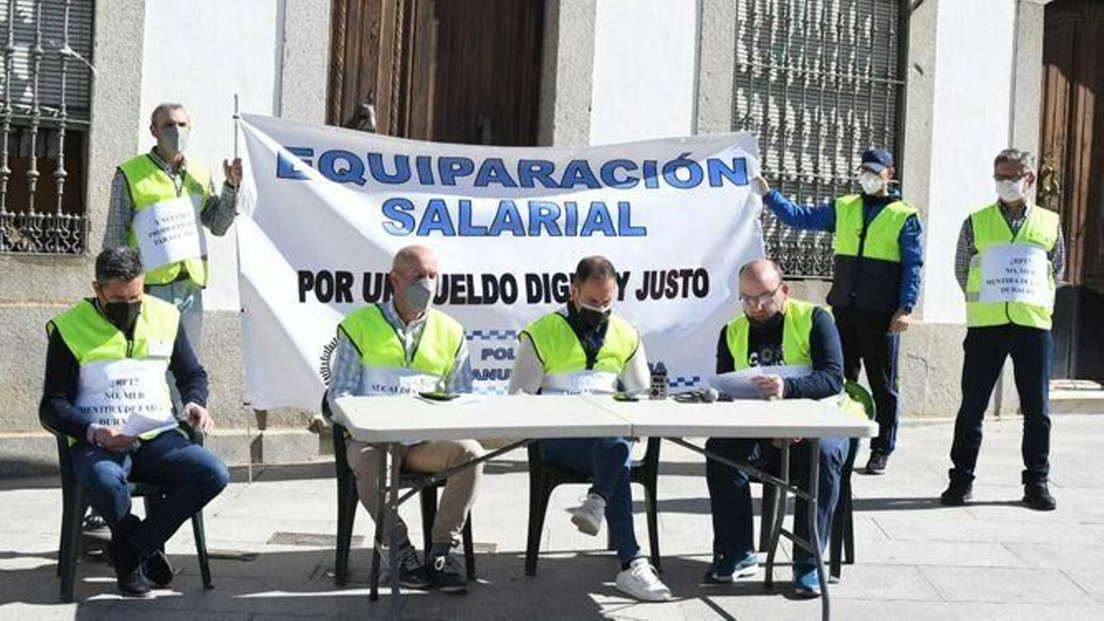 Concentración de la Policía Local de Villanueva de Córdoba.