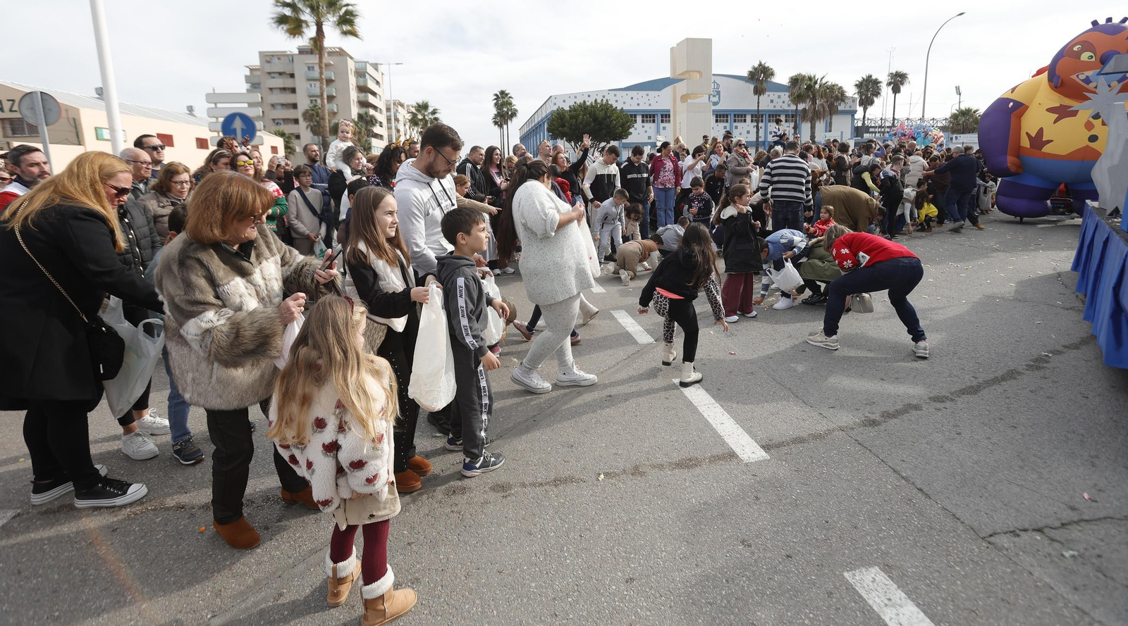Fotos de la cabalgata de Reyes Magos 2025 en La Línea