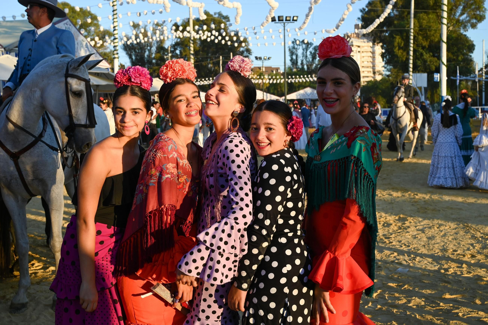 Imágenes del ambiente nocturno del 11 de octubre en la Feria del Caballo 2025