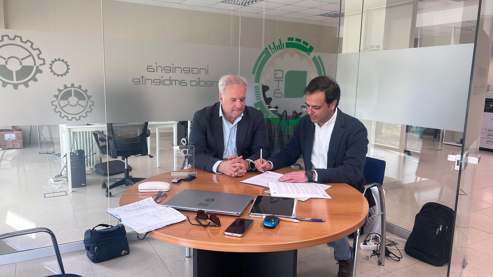 URBANZ y GTA firman un convenio para integrar la reducción de huella de carbono en todas sus cooperativas de viviendas