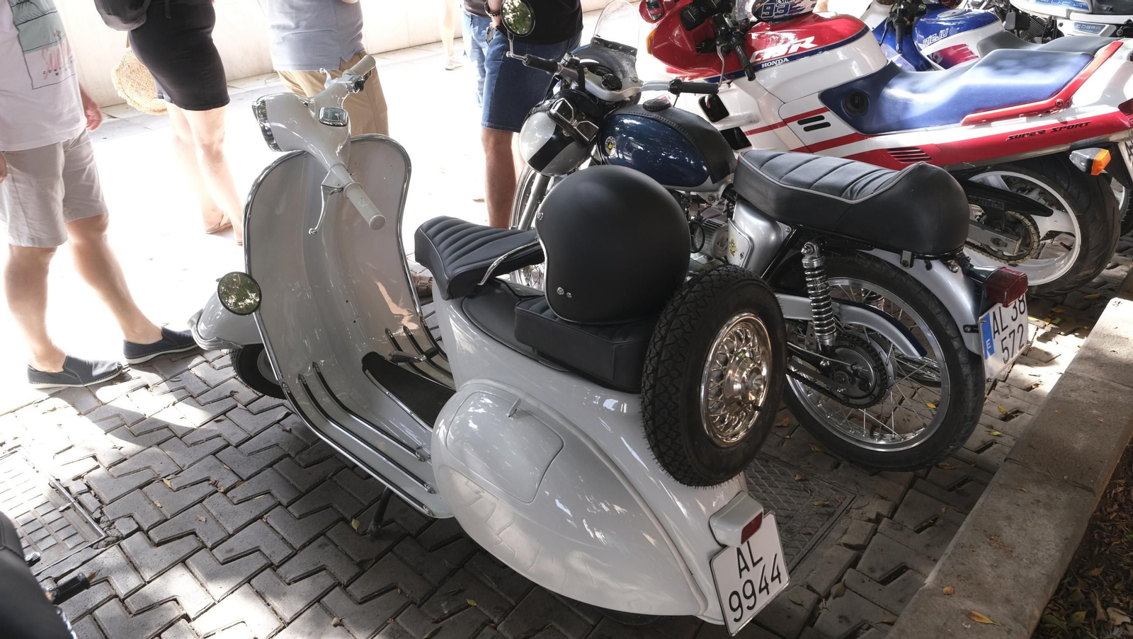 Exposición de motos antiguas y Ducatis en la Feria de Almería 2025, en imágenes